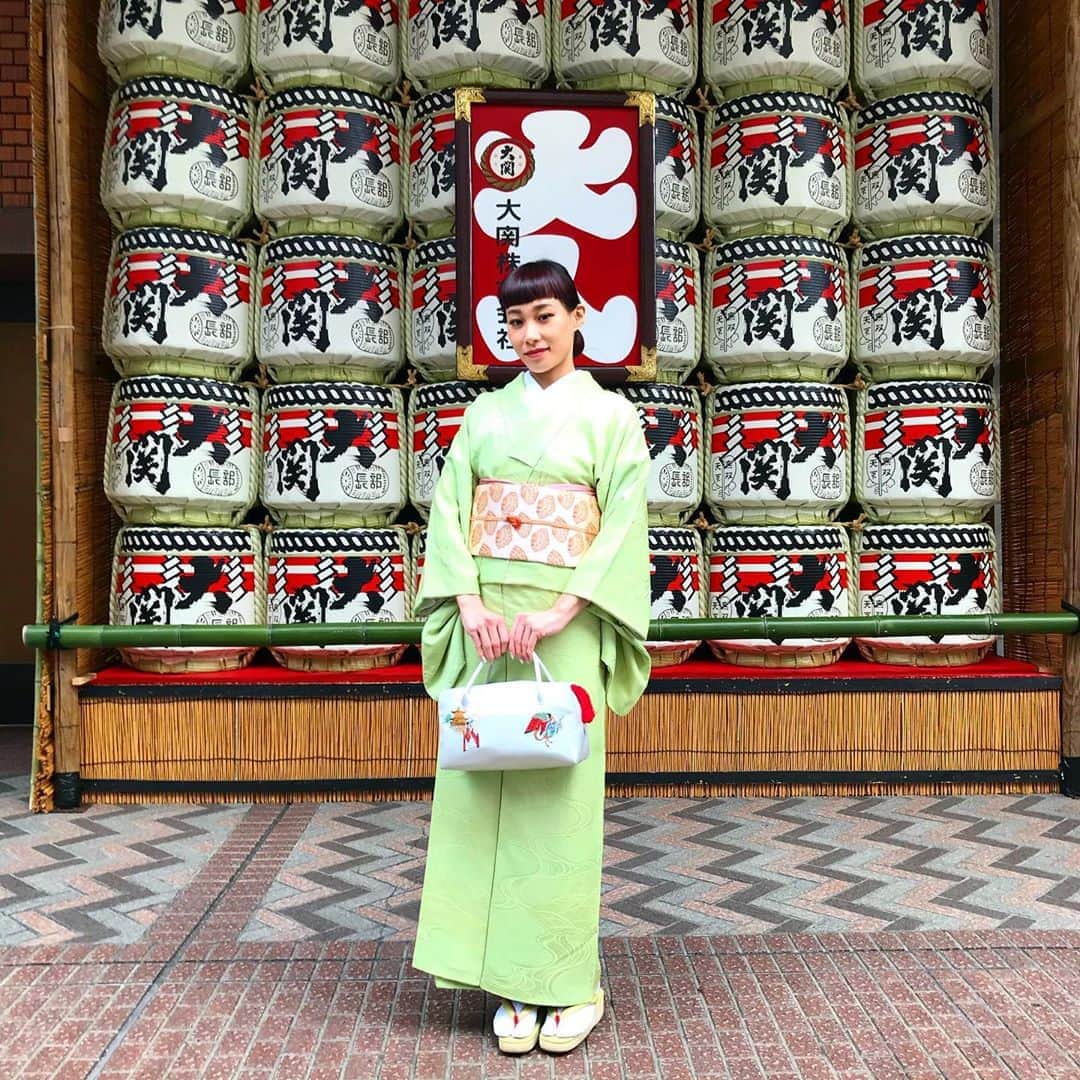 丸山敬太さんのインスタグラム写真 - (丸山敬太Instagram)「@mademoiselle_yulia ユリアちゃんのお着物の合わせ方も着方も いつもとても素敵で大好き😘  ケイタマルヤマの利休バッグも流石のコーディネート。  日本の文化についてとても勉強していて、話していてもいつも楽しい。  今年は沢山着物も着たいし、もっと日本の美しいやカッコいいや楽しいを 体験したいと思います。」1月12日 18時25分 - keitamaruyama