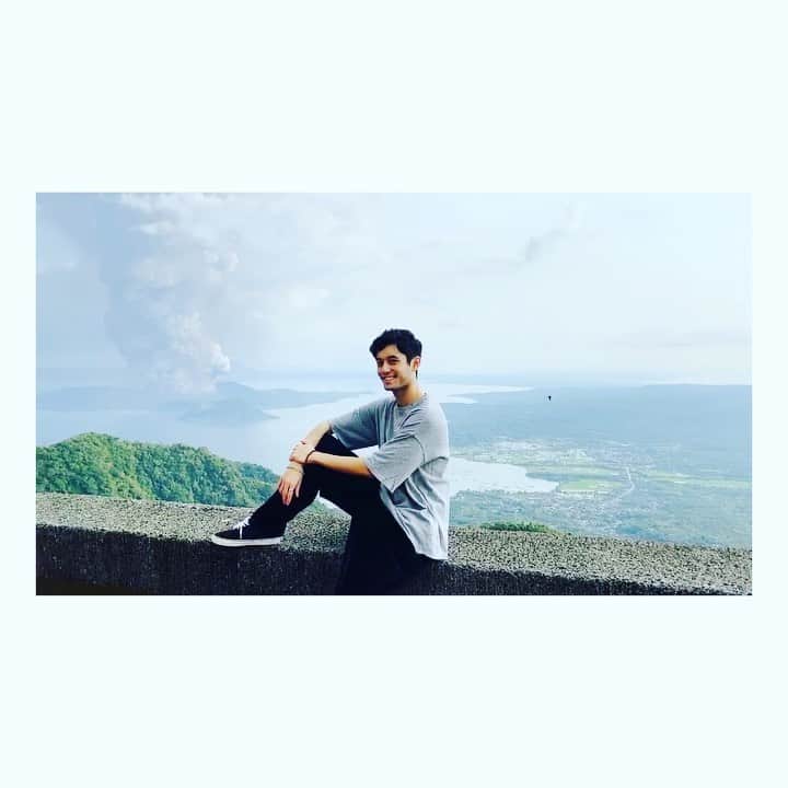 長田翔恩のインスタグラム：「volcano eruption during lunch 🌋 stay safe everyone! #taalvolcano」