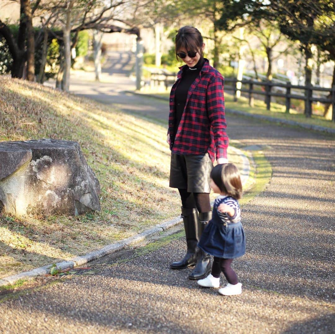 木本泉さんのインスタグラム写真 - (木本泉Instagram)「-﻿ どこに行っても歩いているだけで楽しいお年頃😌﻿ 可愛いです💕﻿ ﻿ 今日も合間にちょこっと公園で遊びました！﻿ ﻿ #姪っ子#1歳7ヶ月」1月12日 18時54分 - izumikimoto