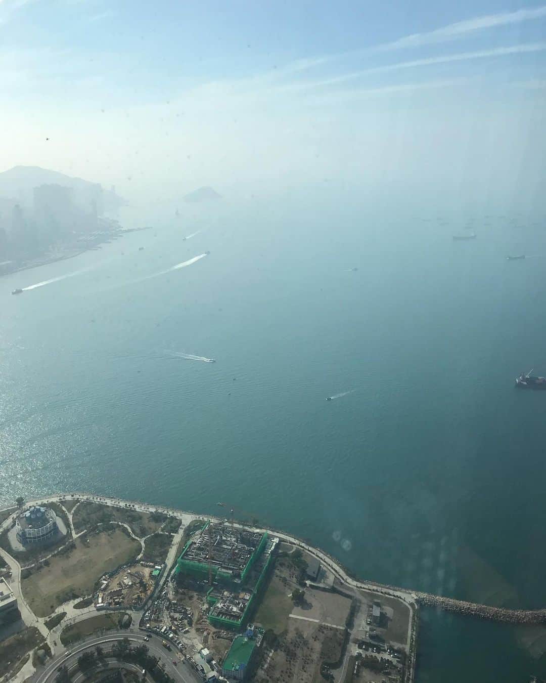 yuiさんのインスタグラム写真 - (yuiInstagram)「ドバイの帰り道、香港に寄り道♡ 久々の香港に、 @satoko210hk 💓 やっぱり、大好き、香港🇭🇰 . ドバイの帰りだったので、 初めて香港のモールが小さく見えた😂💦 . ドバイモール凄すぎた🤪🤪 #yuiinhongkong🇭🇰#yuitrip✈️ #ゆい旅」1月12日 18時54分 - yuiram