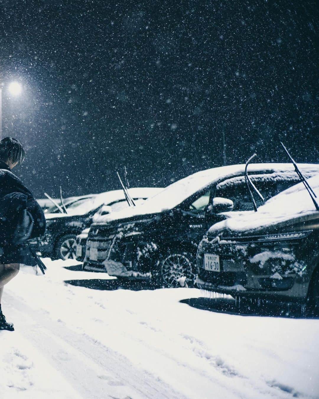 haru wagnusさんのインスタグラム写真 - (haru wagnusInstagram)「ㅤㅤㅤㅤㅤㅤㅤㅤㅤㅤㅤㅤㅤ Edge / snowfall  ㅤㅤㅤㅤㅤㅤㅤㅤㅤㅤㅤㅤㅤ ㅤㅤㅤㅤㅤㅤㅤㅤㅤㅤㅤㅤㅤ ㅤㅤㅤㅤㅤㅤㅤㅤㅤㅤㅤㅤㅤ Make edge in your mind. ㅤㅤㅤㅤㅤㅤㅤㅤㅤㅤㅤㅤㅤ ㅤㅤㅤㅤㅤㅤㅤㅤㅤㅤㅤㅤㅤ 📷 #sonyalpha7riii + #summilux35  #snow #Yuzawa」1月12日 19時00分 - wagnus