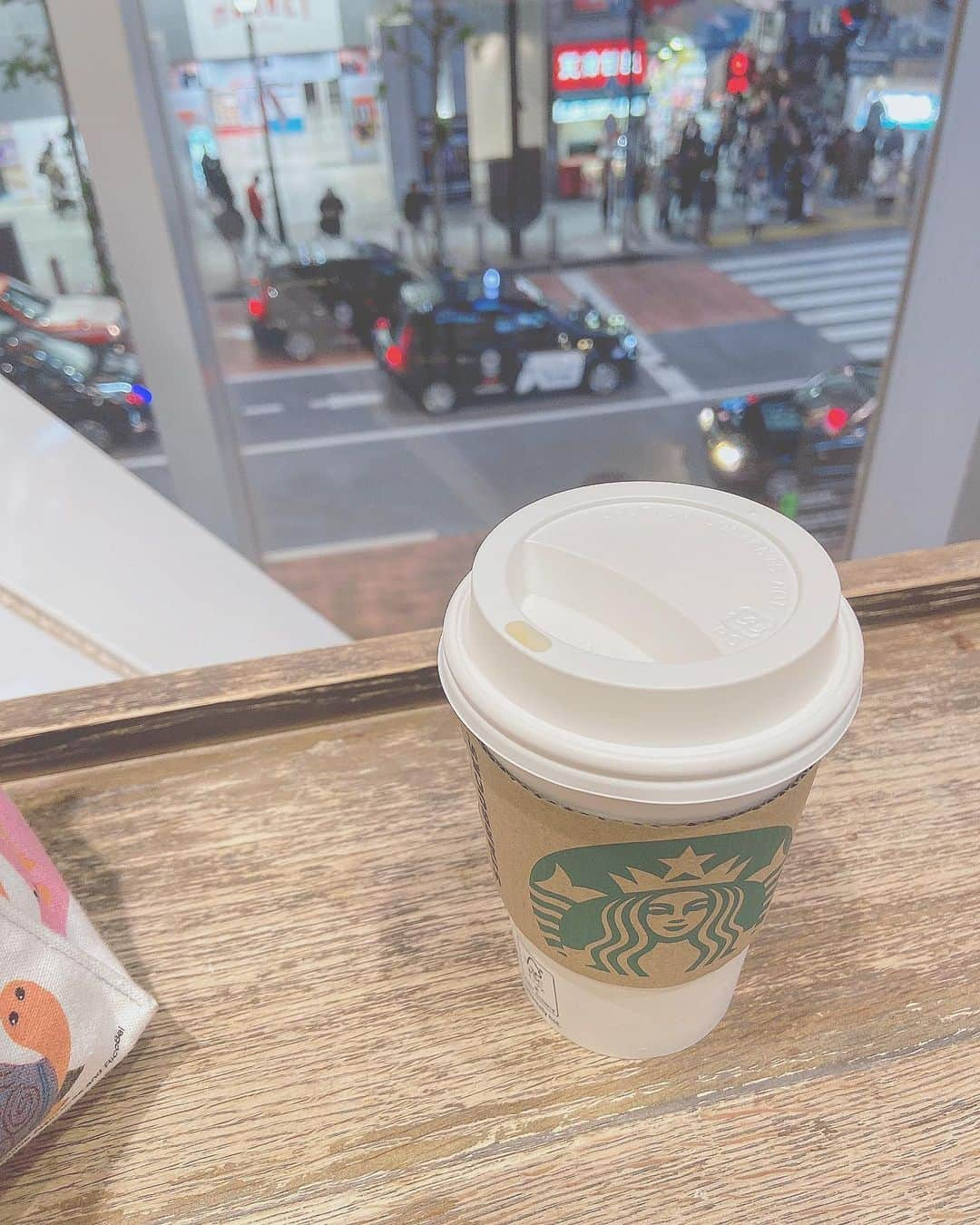 山根涼羽さんのインスタグラム写真 - (山根涼羽Instagram)「・ ・ ・ @starbucks_j さんの 新作 #ほうじ茶ラテ ☕️🍁 ・ クリームの甘さが ほうじ茶のお茶感の 美味しさを引き立ててて 飽きずに飲めました☺️💌 ・ #ほうじ茶クリームラテ  #スタバ #スタバ新作 #カフェ #カフェ巡り  #cafe #latte  #スターバックス #スターバックスコーヒー  #starbucks #starbuckscoffee ・ #て  #の多さ  #気づいた  #？」1月12日 19時08分 - suzuha48yamane16