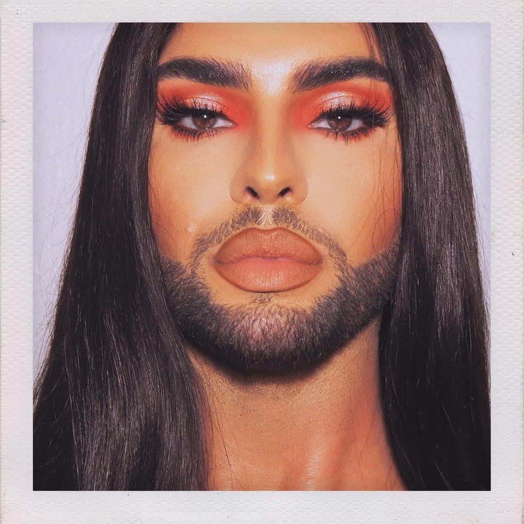 A riel D iazのインスタグラム：「What’s your favorite nude lip at the moment? I’ve been obsessed with @natashadenona ‘Charlotte’ for the past few months 🥵」