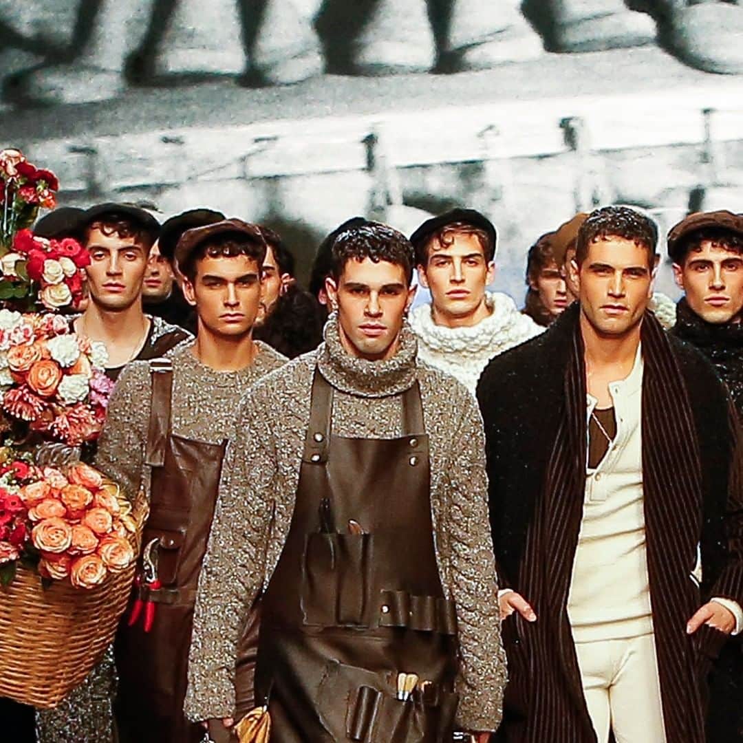 のインスタグラム：「The grand finale of the #DGMestieriDArte Men's Fall Winter 2020/21 Fashion Show. Discover more exclusive #DGMen looks on @dolcegabbana_man. #DGArtisticCraftsmanship #DGMenFW21 #DolceGabbana #DGFattoAMano」