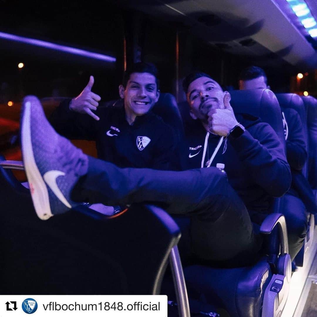 クリスチャン・ガンボアのインスタグラム：「#Repost @vflbochum1848.official with @get_repost ・・・ ¡Hola españa! 🤙🏼👍🏼🇪🇸 Gut gelandet, jetzt noch weiter nach #Jerez! 🚎💨 __________ #VfLinJerez #meinVfL #VfLBochum #Trainingslager #Spanien #Sevilla #Bochum」