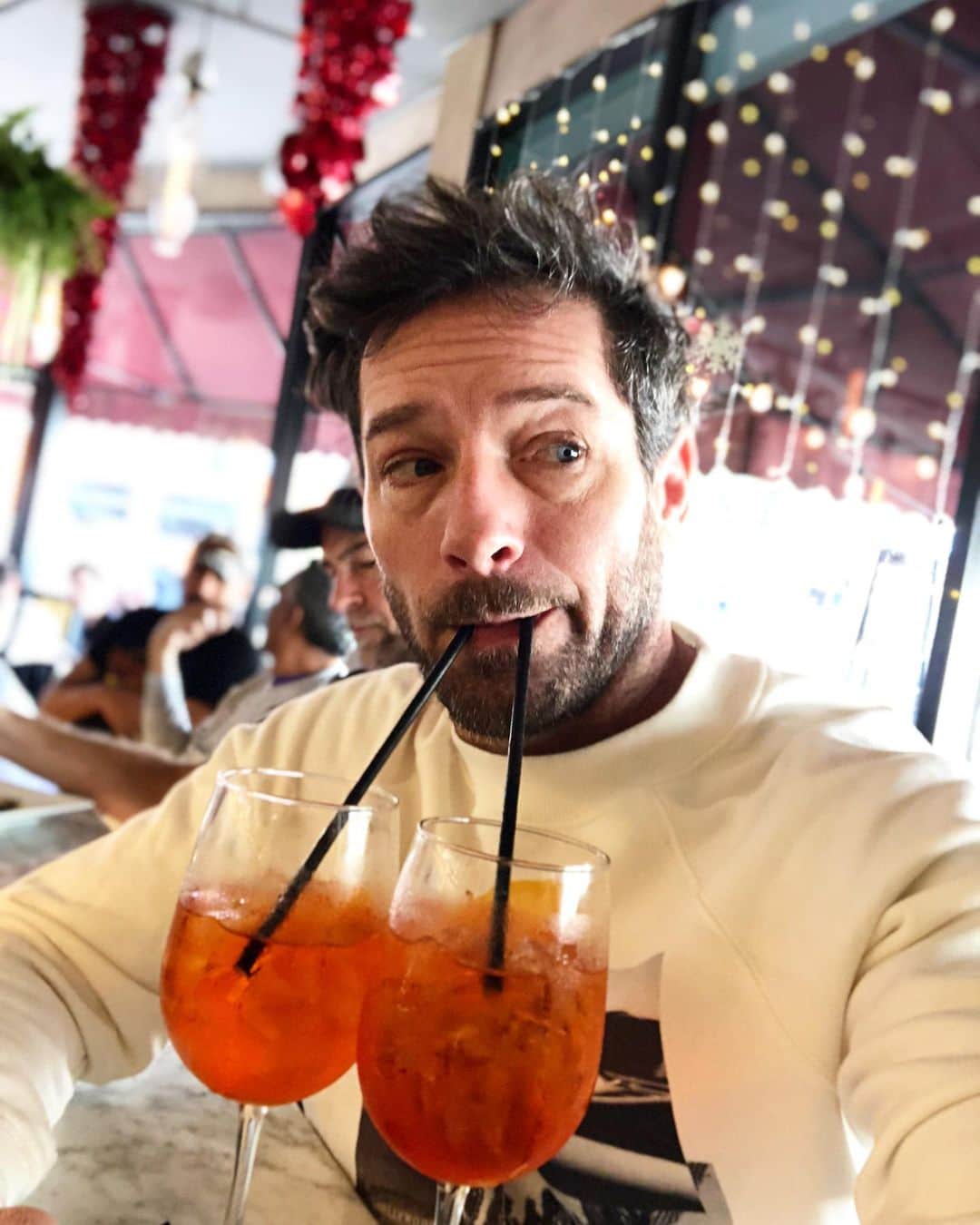 イアン・ボーエンのインスタグラム：「Who said being stood up is all that bad?」