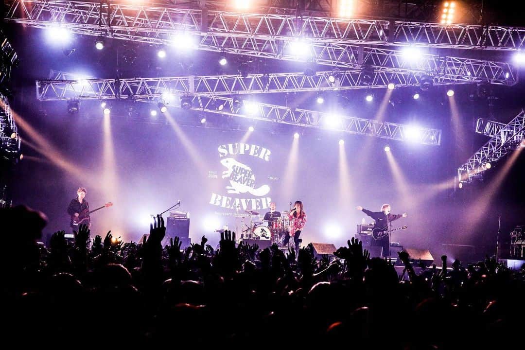 FM802さんのインスタグラム写真 - (FM802Instagram)「#FM802 RADIO CRAZY 🎤  3日目 Z-STAGEにSUPER BEAVERが 🌈  #レディクレ のライブ音源の一部は2020年1月13日（月・祝）19時からのRADIO CRAZY音源特番「RADIO de LIVE CRAZY」でオンエア予定📻  さらにLIVE HOUSE Antenna出演者のライブ音源の一部は、 2020年1月12日(日)24時からの「RADIO de LIVE CRAZY Eve」でオンエア予定🔈  #radiko を使えばスマホ、PCでクリアにFM802を聴くことができます👂  #SUPERBEAVER」1月12日 21時16分 - fm802_pr