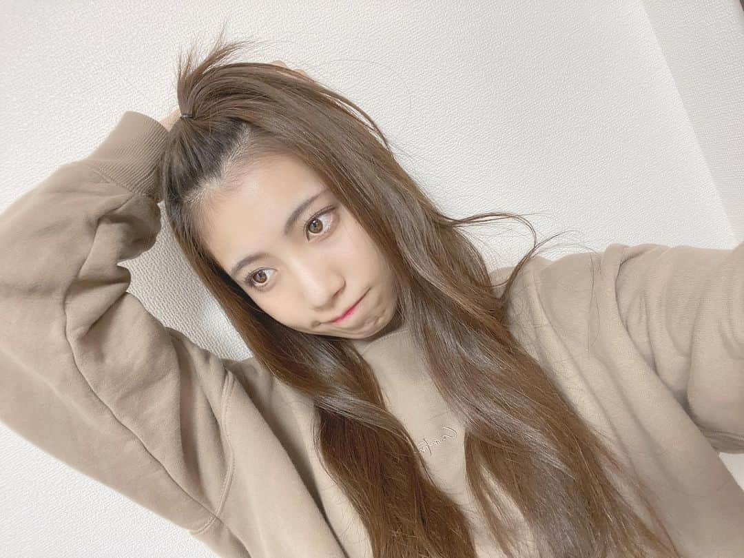 荒井優希さんのインスタグラム写真 - (荒井優希Instagram)「お久しぶりのインスタ☺︎ あけましておめでとうございます🌅 今年こそたくさん更新したいー！」1月12日 21時24分 - araiyuki57