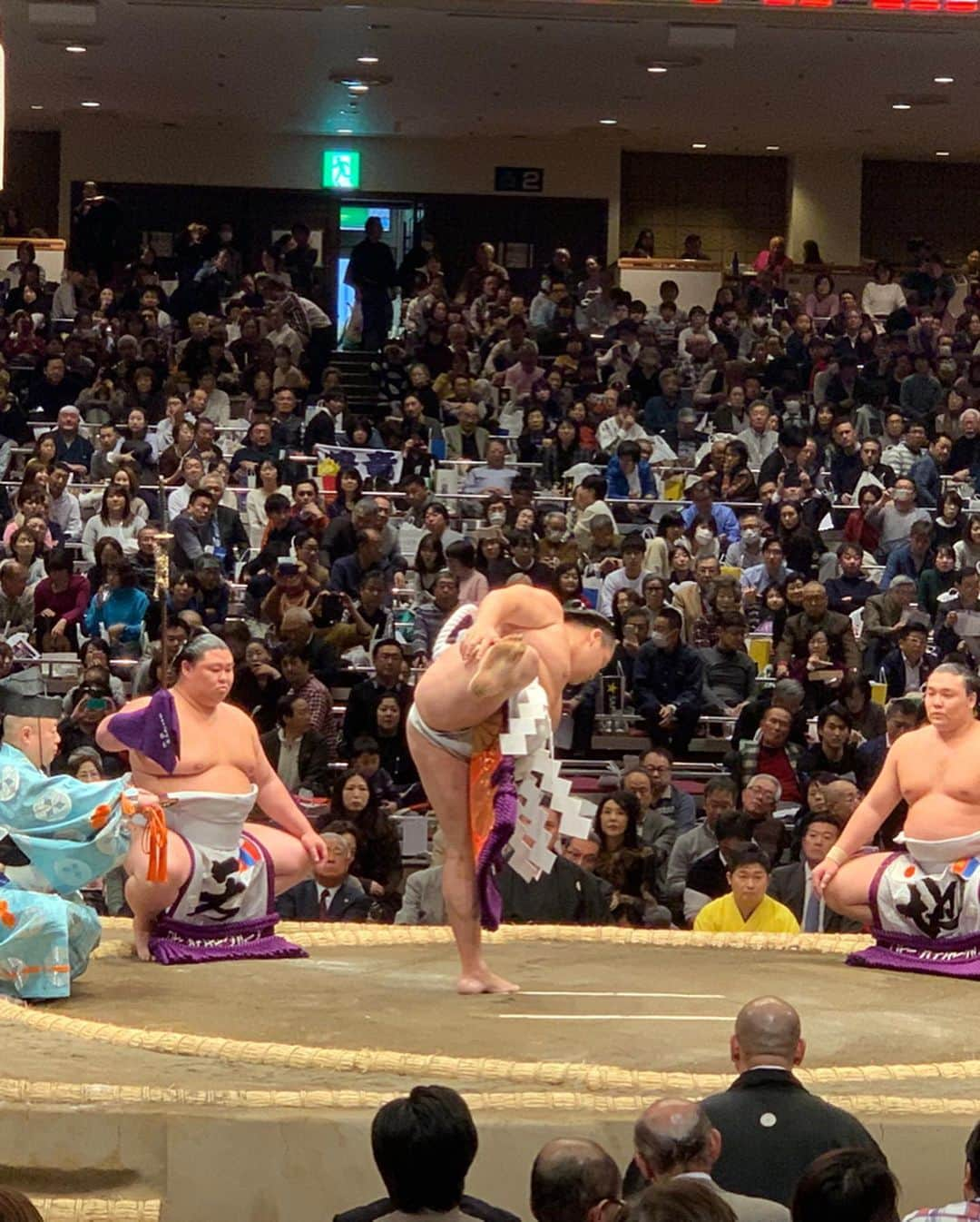 沢瀉美緒さんのインスタグラム写真 - (沢瀉美緒Instagram)「※ 2020 January Grand Sumo Tournament:1st Day . 今日は1月場所の初日✨ . 頂くお席が前から4つめの升席なので とっても見やすいです。 . 年明けからそごう西武の広告でも 話題の炎鵬の1番、燃えましたね🔥 . . #sumo #大相撲 #大相撲東京場所 #1月場所 #土俵入り  #grandsumotournament」1月12日 21時24分 - mio_omodaka