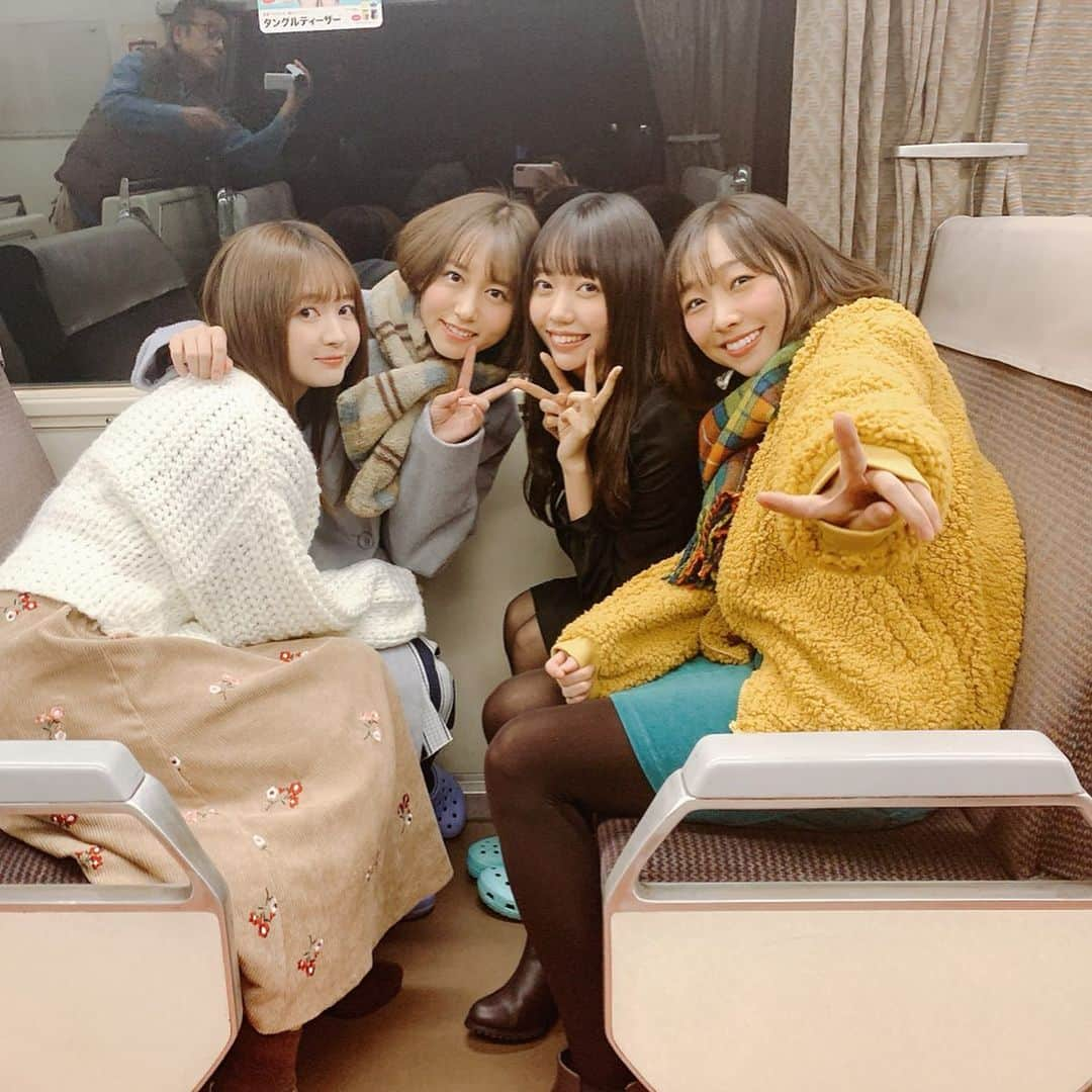 須田亜香里さんのインスタグラム写真 - (須田亜香里Instagram)「ドラマです！楽しみにしててね！ 8回もの伝統のあるメ〜テレさんのドラマ。 先輩の松井玲奈さんからのバトンを受け継いで、今回はSKE48の回を撮っていただきました。 本当に嬉しいです。 もしも私たちがSKE48に入っていなかったら…というストーリー🌱 もう一つの人生、全力で楽しませていただきました！ 3枚目はポスター撮影時のオフショット動画(笑) 名鉄の駅のホームで私たちのアナウンスも流れていますよ🥳 #メ〜テレ #名古屋行き最終列車 #名古屋行き最終列車2020 #ske48 #須田亜香里役 #キャバ嬢 #⁉️ #名鉄 . . 詳しくはこちら ↓↓↓↓↓↓ @nagoyayuki2019 . .」1月12日 21時38分 - akarisuda