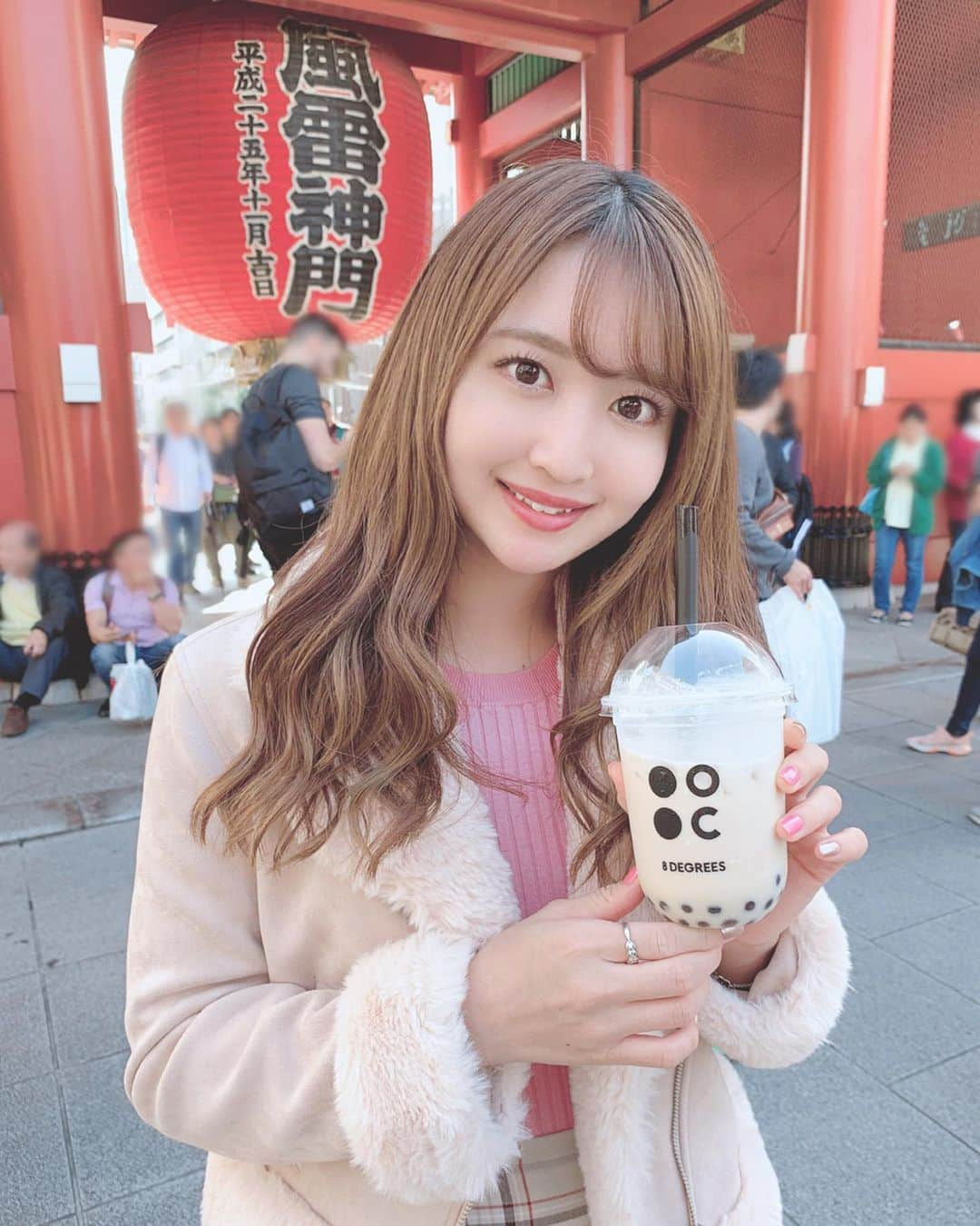 沢井里奈さんのインスタグラム写真 - (沢井里奈Instagram)「♡ . 8ドシーのタピオカ🥤🌸 . お茶ベースが選べて 鉄観音烏龍茶にしました☺️💓💓 ほうじ茶に似た感じで 芳ばしくて美味しかったです🥺❤️ . . #さわーコーデ 👗💝 outer＆tops♡ #rirandture  skirt♡ #willselection . #tapioca #asakusasweets #asakusa #kaminarimon #instafood #ootd #coodinate #fashion #instafashion #instalove #instagramjapan #japanesegirl #girls #8ドシー #タピオカ #タピオカミルクティー #スイーツ #浅草タピオカ #浅草カフェ #浅草 #雷門 #さわーカフェ巡り #沢井里奈」1月12日 21時42分 - sawairina