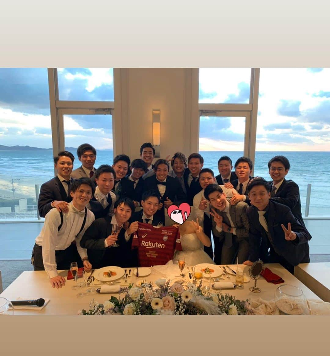 増山朝陽のインスタグラム：「こうきおめでとーう！ 同期のサッカー部で1番最初の結婚式やね！幸せそうでほっこりしました。これからも末永くお幸せに💐 #やっぱり東は最高 #東福岡サッカー部  #さとうあばれすぎ #結婚式呼びたくないランキング1位 #みんな同意見 #呼ばんでも来るやろーけど #なんやかんや好き #最高〜」