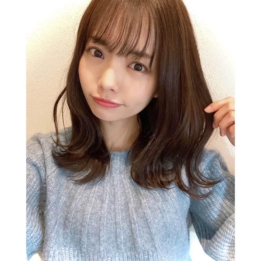 渕上舞さんのインスタグラム写真 - (渕上舞Instagram)「美容室始め💇‍♀️ 髪色はまたまた暗め~落ち着く☺︎ . トップスのニットは @noela_official です❤︎ . . #haircolor #hairstyle #ヘアカラー #ヘアスタイル #セミロング #セミロングヘア #巻き髪 #巻き髪アレンジ #巻き下ろし #美容 #美容室 #selfie #自撮り #珍しく #私服 #私服コーデ #トップス #ニット #ノエラ #hkt48 #渕上舞」1月12日 22時39分 - mai_fuchigami_48