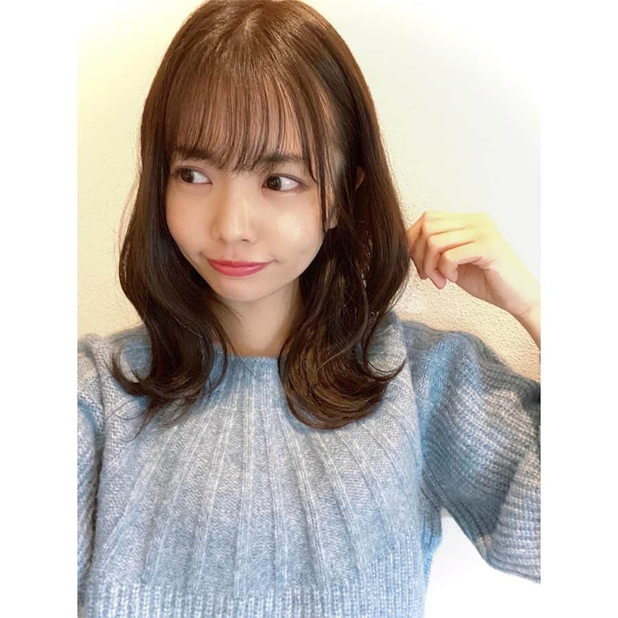 渕上舞さんのインスタグラム写真 - (渕上舞Instagram)「美容室始め💇‍♀️ 髪色はまたまた暗め~落ち着く☺︎ . トップスのニットは @noela_official です❤︎ . . #haircolor #hairstyle #ヘアカラー #ヘアスタイル #セミロング #セミロングヘア #巻き髪 #巻き髪アレンジ #巻き下ろし #美容 #美容室 #selfie #自撮り #珍しく #私服 #私服コーデ #トップス #ニット #ノエラ #hkt48 #渕上舞」1月12日 22時39分 - mai_fuchigami_48