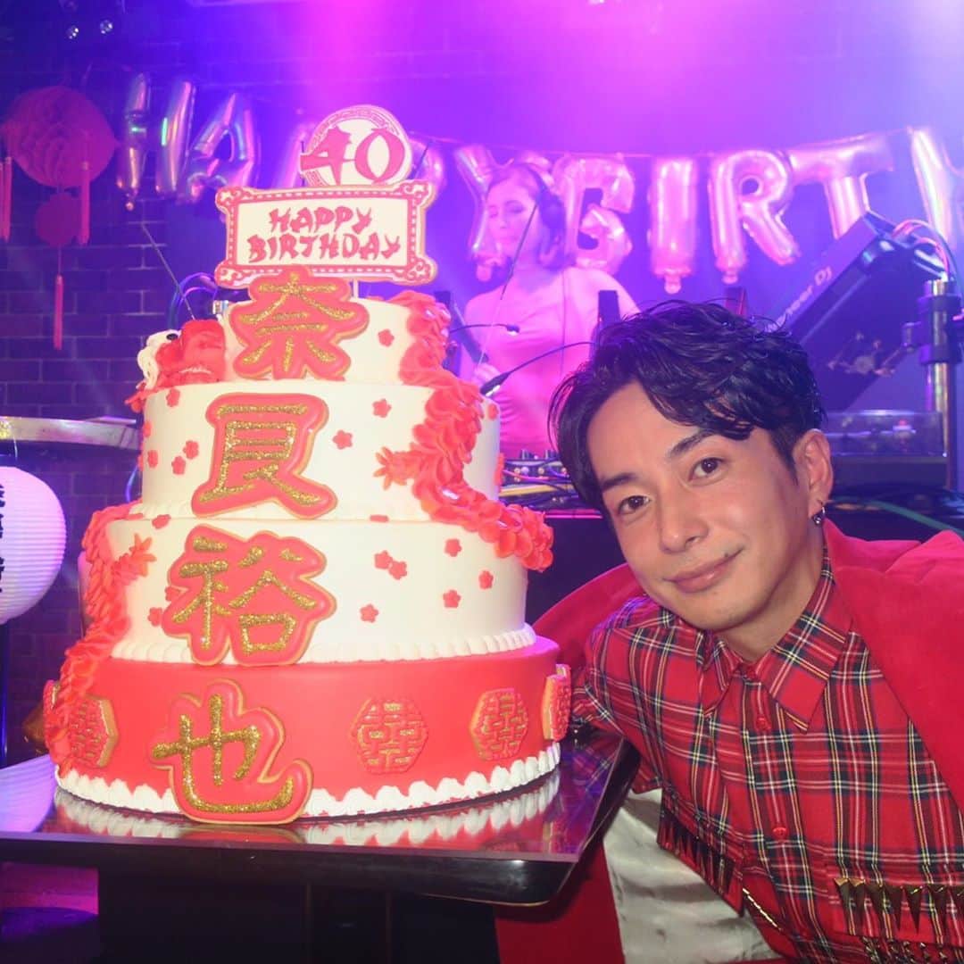 奈良裕也さんのインスタグラム写真 - (奈良裕也Instagram)「誕生日ケーキは @_cookieboy_ 🍪 毎年本当にありがとう😊 センスと一目で誰が作った作品って 素晴らしいよね‼️🐉❤️✨ 忙しいなか感謝してます🙏🍪」1月12日 22時52分 - yuyanara