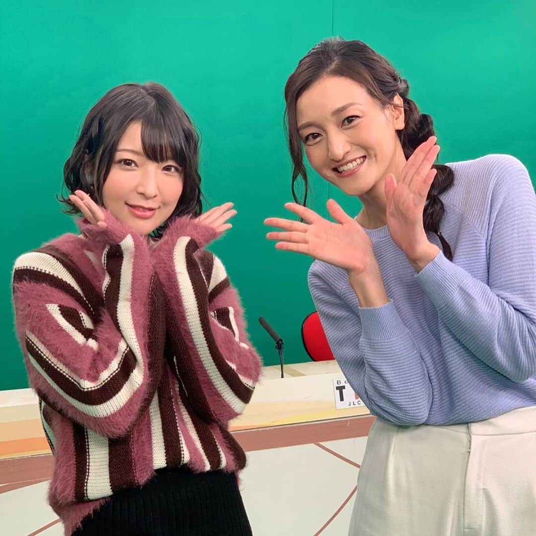 のインスタグラム：「‪本日も『BOAT RACE TIME』🚤‬﻿ ‪今日も熱いレースが沢山だったボートレース尼崎「ファン感謝3days BOATRACEバトルトーナメント」が中心📺 解説は、鷲田さん🎶 ﻿ 今日は、堂前さんと若干洋服の色が被りましたwwそして、今年初タッグなので、「頑張りましょー✊」って言ったら、鷲田さん苦笑い😅﻿ ﻿ 今日は、ヘアメイク終わりに尼崎中継だった先輩の荒木美鈴さんにお会いできたので、一緒にお写真撮って頂きました📸荒木さん、可愛い💕﻿ ﻿ さて3days、今日も非常に面白いレース！1着条件じゃないとほぼファイナルには進めないというセミファイナル🚤﻿ 昨日も6号艇、そして、今日6号艇だった峰竜太選手が、またすんばらしいレースを見せて下さいましたよ👏﻿ さらに、ファイナルの枠番抽選でも、1着で勝ち進んだ選手の中で一番外を引くという…wwある意味凄いわ…(笑)﻿ ﻿ さぁ明日はついにファイナル🎶﻿ 好枠1号艇をGETは3日連続で1枠を引き当てた栗城匠選手！自身初優勝に向けても最高の枠をGETとなりましたが、外にはSG覇者や常連選手がおります…どうなるかワクワクですー😆﻿ ﻿ #荒木美鈴 さん﻿ #水谷美月 #瑞羽奏都 ﻿ #堂前英男 さん #ボートレース #ボートレースタイム ﻿ #boatrace #boatracetime ﻿ #jlc #レジャーチャンネル ﻿ #スカパー #cs﻿ #ボートレース尼崎﻿ #ファン感謝3daysバトルトーナメント」