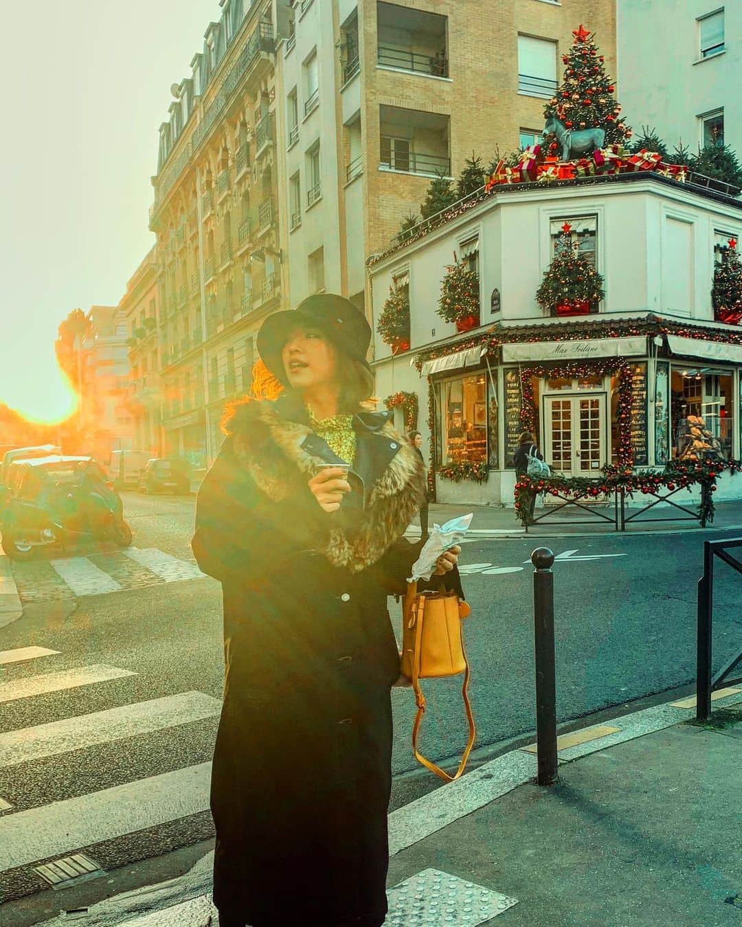 西内ひろさんのインスタグラム写真 - (西内ひろInstagram)「今日は蚤の市へ🚶‍♀️ 可愛い掘り出し物が沢山💕 #antique #antiquemarket  #paris  #西内ひろのオススメ旅」1月12日 23時16分 - 0214hiro