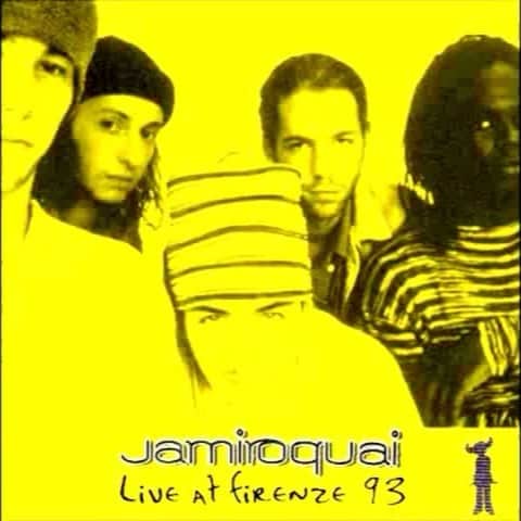 荒井 結生 Yuki Araiのインスタグラム：「「Blow Your Mind」Jamiroquai（1993)）Live in Firenze  イントロがフワフワしててかわいいアレンジ。 （雪が降ってる朝のアレンジと勝手に呼んでいる） 数あるBlow Your Mindのライブアレンジの中でも一番好きなイントロ。  1993年のアレンジはこれともう一つある。 そっちはギターの音がでかいくらいで、後はほぼアルバム通り。」