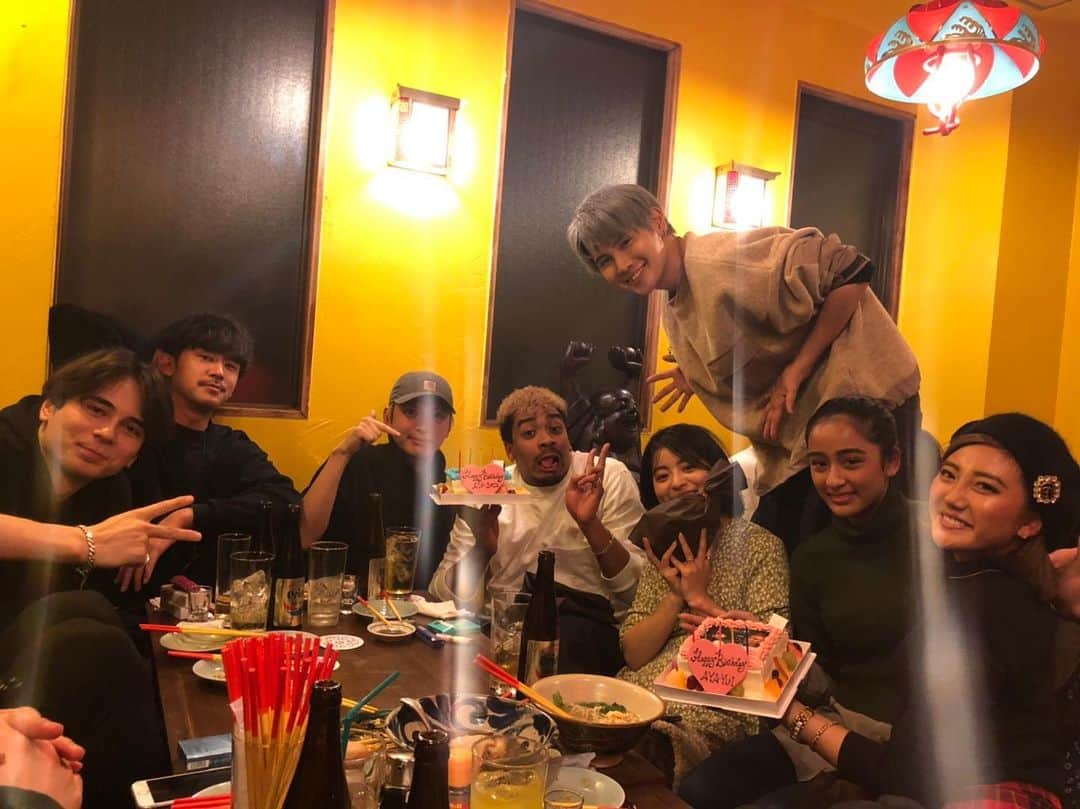 のインスタグラム：「throw back . #happybirthday」
