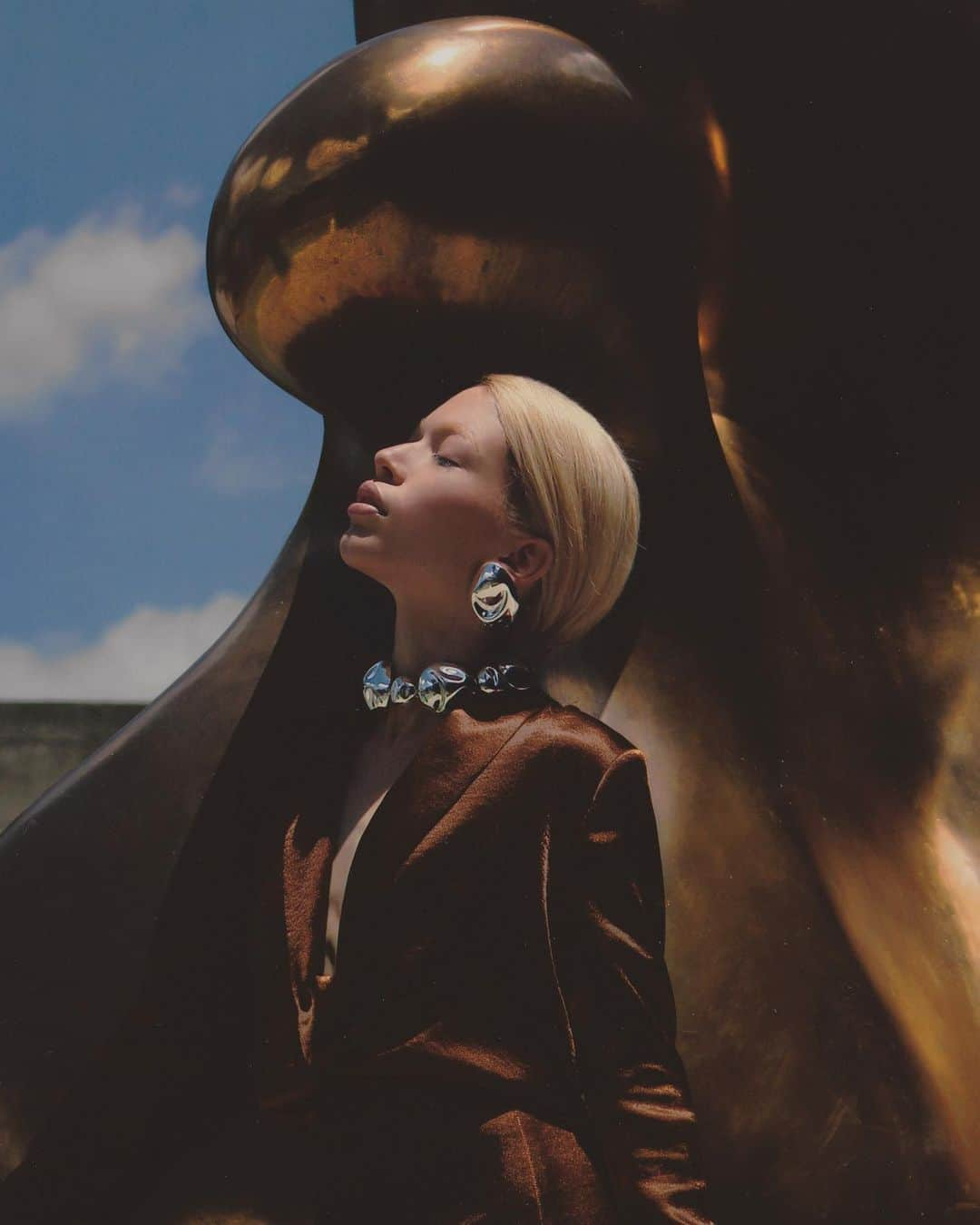 Monica Sordoさんのインスタグラム写真 - (Monica SordoInstagram)「“We do not wish to copy nature. We do not want to reproduce, we want to produce... directly and without meditation” -Jean Arp • • The Cubagua Choker and Earrings shoot at the the “Universidad Central de Venezuela” next to one of Arp’s Iconic Sculptures “El Pastor de Nubes” - Caracas, August 2019. • • VENEZUELAN DREAM TEAM! Creative Direction and Photography @mlshbts / Talent @mayalunam / Hair and Make Up @yomaralonzo2 / Production @katuvasquez / Stylist Assistant @alesiamagual」1月13日 0時07分 - monicasordo