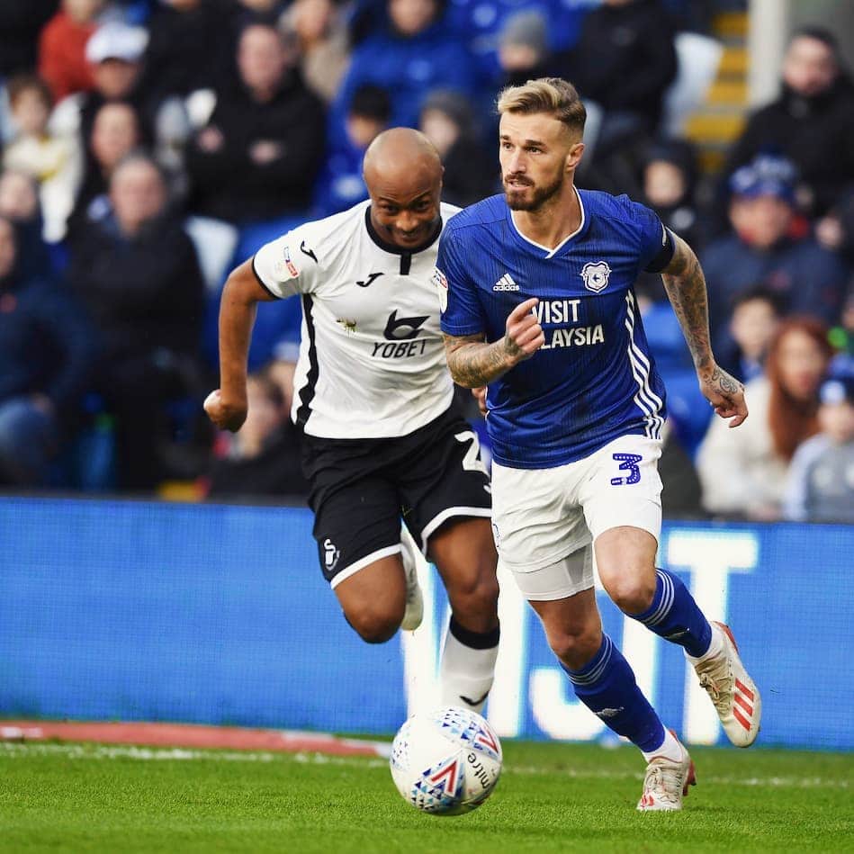 ジョー・ベネットのインスタグラム：「Better performance today... frustrating we couldn't go on to win it though ⚽️🔵 @cardiffcityfc」