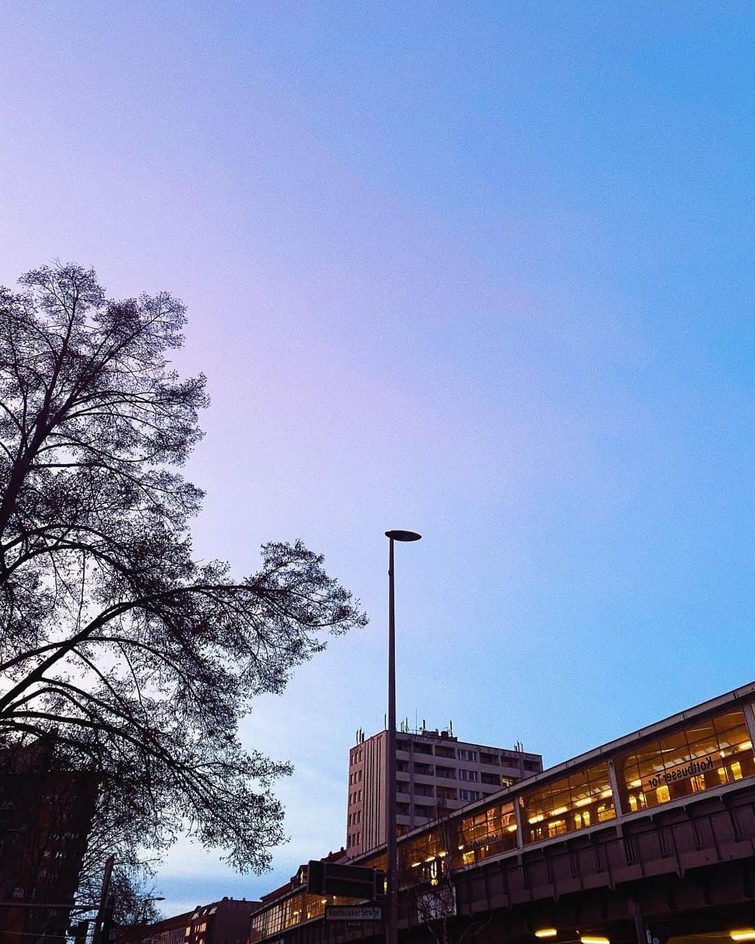 STIL IN BERLINのインスタグラム：「Yesterday’s sky.」