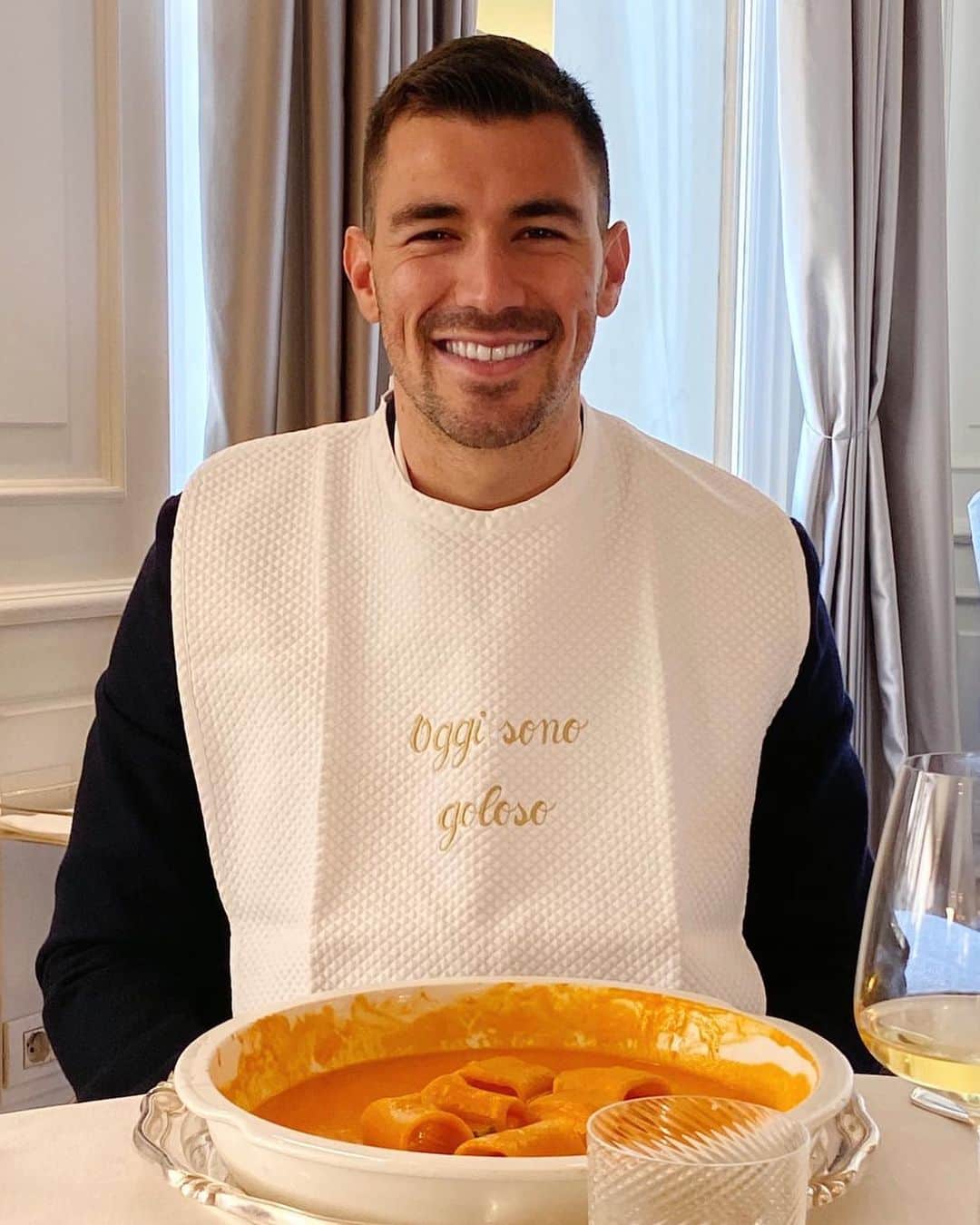 アレッシオ・ロマニョーリのインスタグラム：「#happybirthdaytome 🍝🤩」