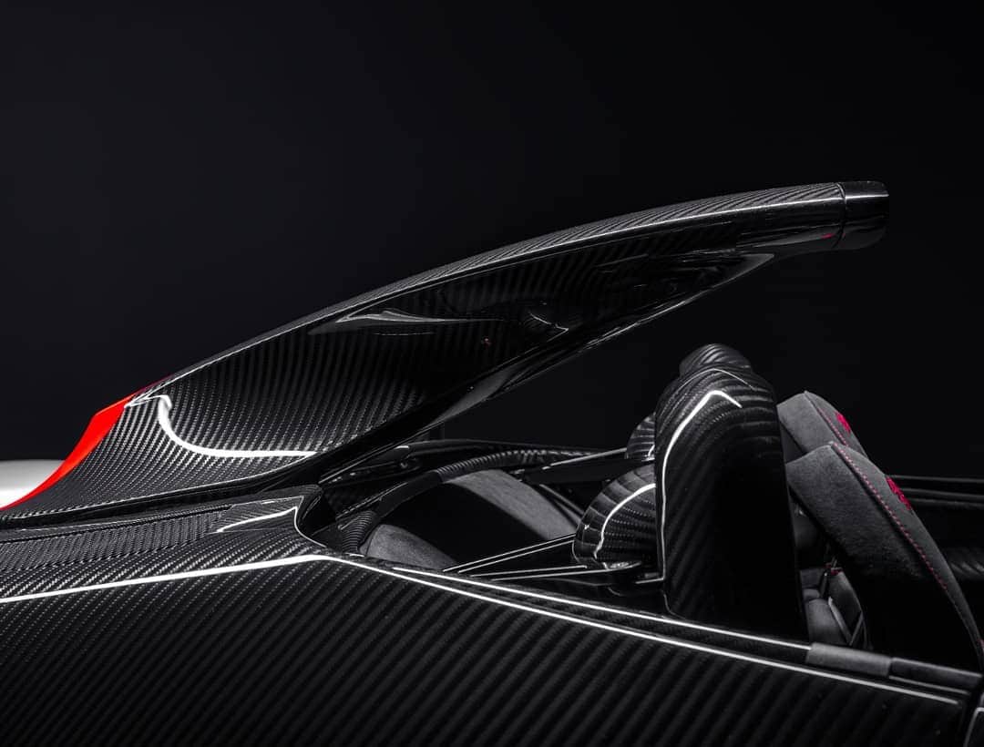 パガーニ・アウトモビリのインスタグラム：「This is an easy guess for true Pagani connoisseurs... #pagani」