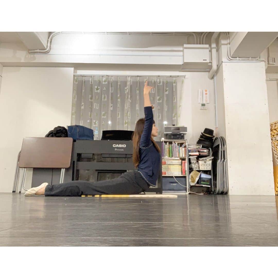 鴻上久美子さんのインスタグラム写真 - (鴻上久美子Instagram)「・ はーいきん♪ #バレエ #ballet #ときどき生徒 #ときどき先生 #2020年今のところ出たいレッスン全部出れてる🥰 #バレエ #ジム etc」1月13日 4時09分 - kumikougami
