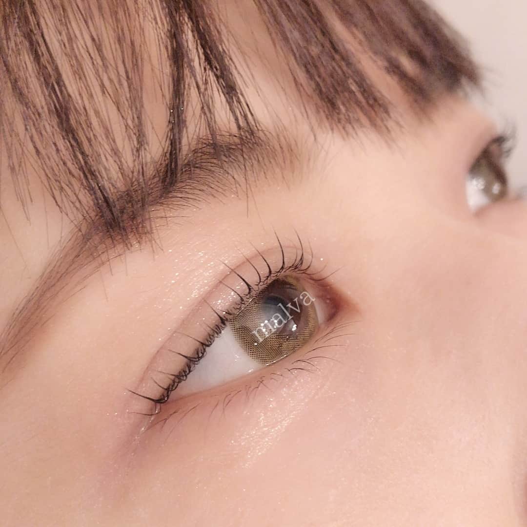 nailsalon malva（ネイルサロンマルヴァ）さんのインスタグラム写真 - (nailsalon malva（ネイルサロンマルヴァ）Instagram)「大人気‼︎⠀ トリートメントケアつきのまつげカール❤︎⠀ ⠀ .·˖*✩⡱ ❄︎.·˖*✩⡱❄︎ .·˖*✩⡱❄︎⠀ ⠀  𝐧𝐚𝐢𝐥 𝐬𝐚𝐥𝐨𝐧  𝐦𝐚𝐥𝐯𝐚⠀ ⠀ ⠀ 原宿LINE@→(@malvaで検索)⠀ ご予約はLINEよりお願いします♡⠀ http://www.malvanail.com/sp/tokyo/price/eyelash.html⠀ ⠀ #malvaアイラッシュ#アイラッシュ#malva#マツエク#まつえく#メイク#森絵里香#lashes#eye#まつげエクステ#まつエク#nail#eyelash#アイリスト#アイメイク#ネイル#beautysalonmalva#アイリスト募集#makeup#まつ毛カール#まつげカール#beauty#fashion#cosmetics#まつげ美容液#美容#エニシーグローパック正規取扱店#エニシーグローパック #リアムール正規取扱店#エキスパートローション」1月13日 14時00分 - malva_nail