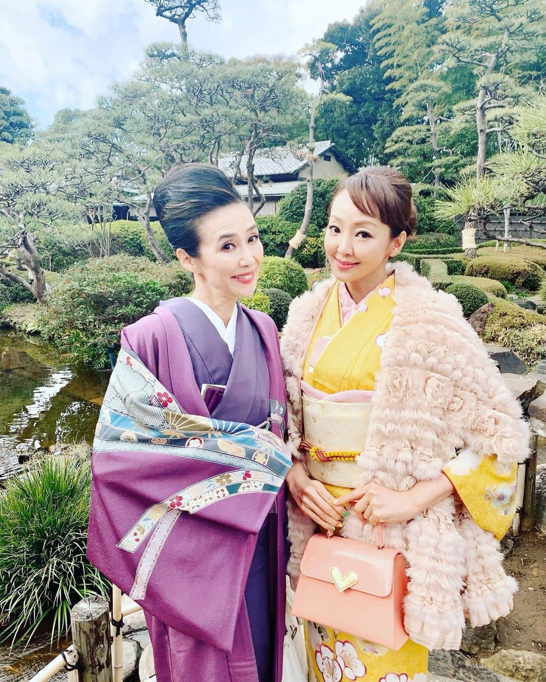 神田うのさんのインスタグラム写真 - (神田うのInstagram)「ちゃこちゃん💕 @hisako.manda_official とお初釜に参加☺️ パープルのとっても素敵なお着物で洋装でも和装でも何を着てもお似合いで本当にちゃこちゃん💕美しくて素敵です😍 セクシーだけど性格チャーミングで大好き❤ #お初釜#お着物#ちゃこちゃん#美しい#女優#萬田久子 さん#和装#訪問着#kimono#japanesekimono #teaceremony#神田うの#unokanda#uno#ホテルニューオータニ東京#hotelnewohtani#newohtani#newohtanihotel#ニューオータニ#ニューオータニ東京」1月13日 14時05分 - unokandaofficial