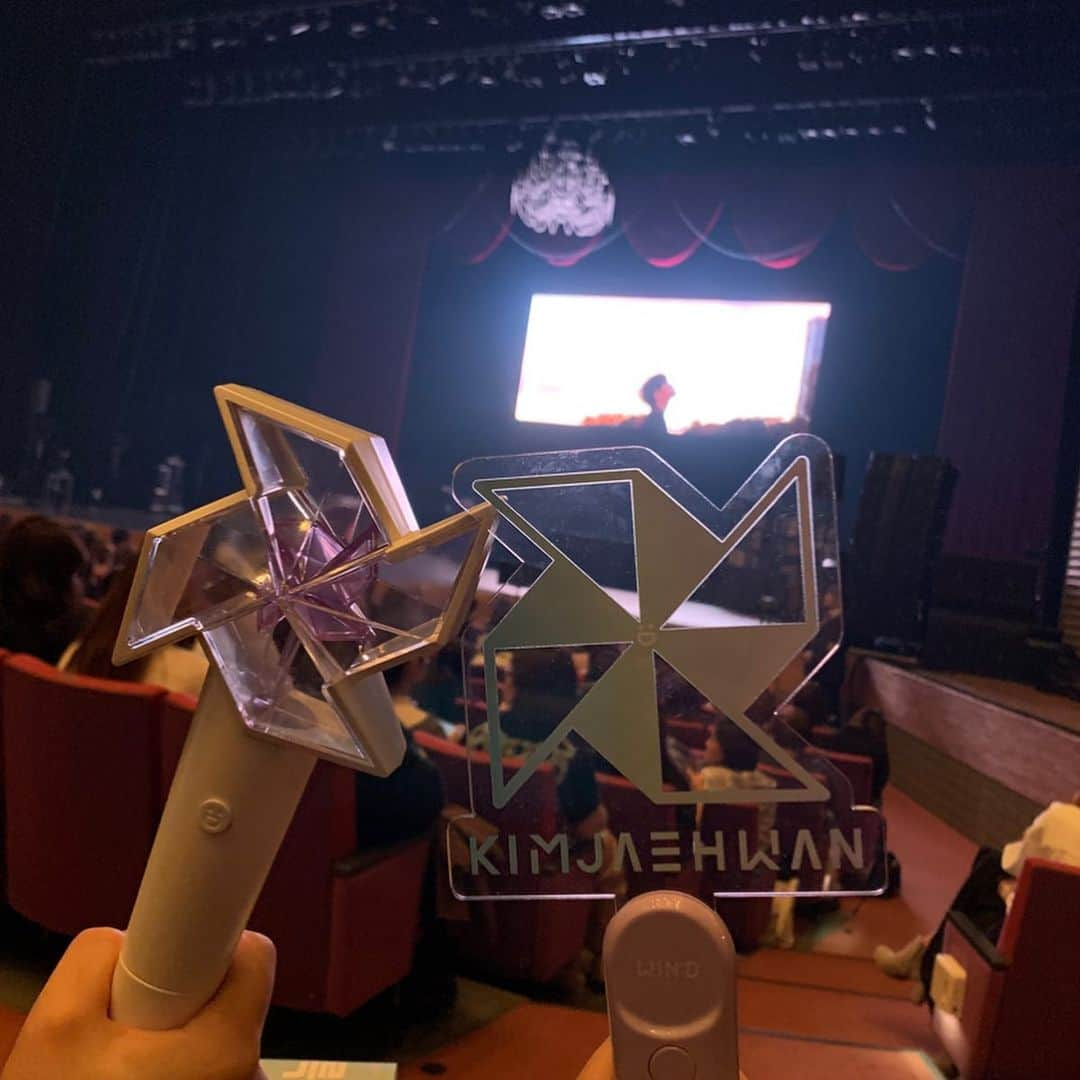 青木祐奈さんのインスタグラム写真 - (青木祐奈Instagram)「. . 20.01.12 KIM JAEHWAN NEW YEAR FAN CONCERT -MOMENT 2020- . 東京公演に続き、大阪公演も見に行きました🙌🏻 WANNA ONEの時から好きで憧れていたジェファン君にお会いすることが出来て、本当に本当に嬉しかったです😭❤️ . 일본에 와서 멋진 무대를 보여 주셔서 감사합니다😊 앞으로도 응원하고 있습니다!! . 진서오빠 정말 고맙습니다🥰 또 만납시다!! . .」1月13日 14時16分 - yuna_skate