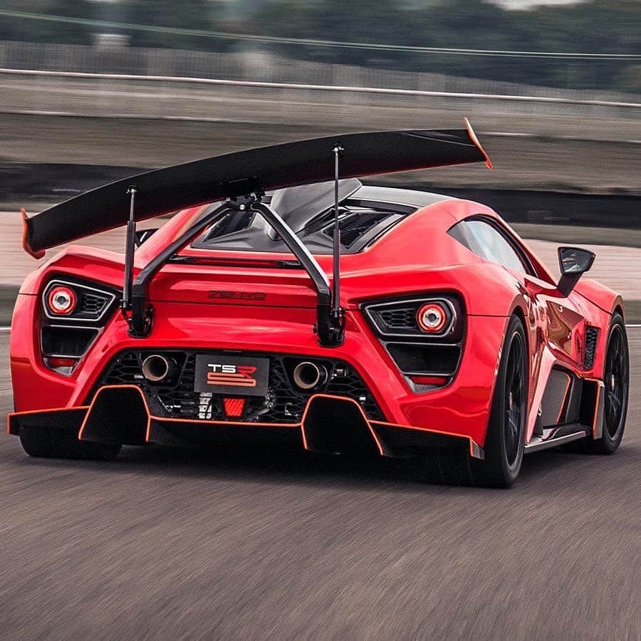 CARLiFESTYLEさんのインスタグラム写真 - (CARLiFESTYLEInstagram)「Who has the best wing? 🤔 1. Koenigsegg Jesko 2. Lamborghini Aventador SVJ 3. Zenvo TSR-S 4. Viper ACR 5. Porsche GT2 RS 6. Corvette ZR1 7. McLaren Senna 8. Pagani Huayra BC 9. Bugatti Vision GT Pick one! @carlifestyle #carlifestyle」1月13日 14時11分 - carlifestyle