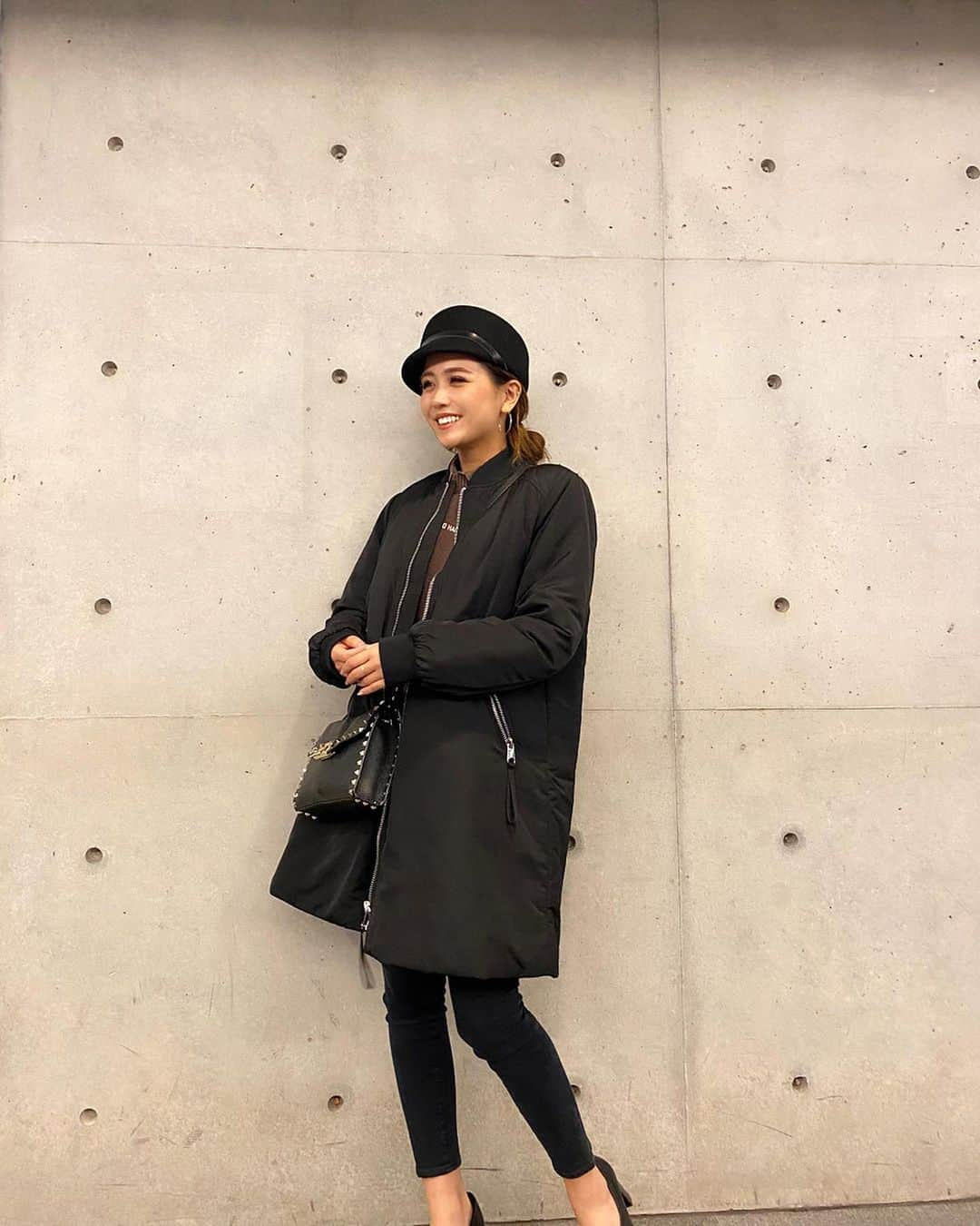 山本いさ奈さんのインスタグラム写真 - (山本いさ奈Instagram)「ootd🖤 成人の皆様おめでとうございます🥰💓 #fashion#coordinate#resexxy #冬コーデ」1月13日 14時27分 - _____isana_____