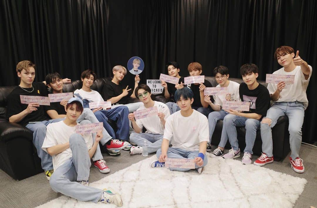 SEVENTEENさんのインスタグラム写真 - (SEVENTEENInstagram)「[17'S] SEVENTEEN WORLD TOUR [ODE TO YOU] IN CHICAGO  We had so much fun today! Thank you CARATs!  오늘도 정말 즐거웠어요! 고맙습니다 캐럿!  #ODETOYOUwithSVT #NowSVT」1月13日 14時28分 - saythename_17