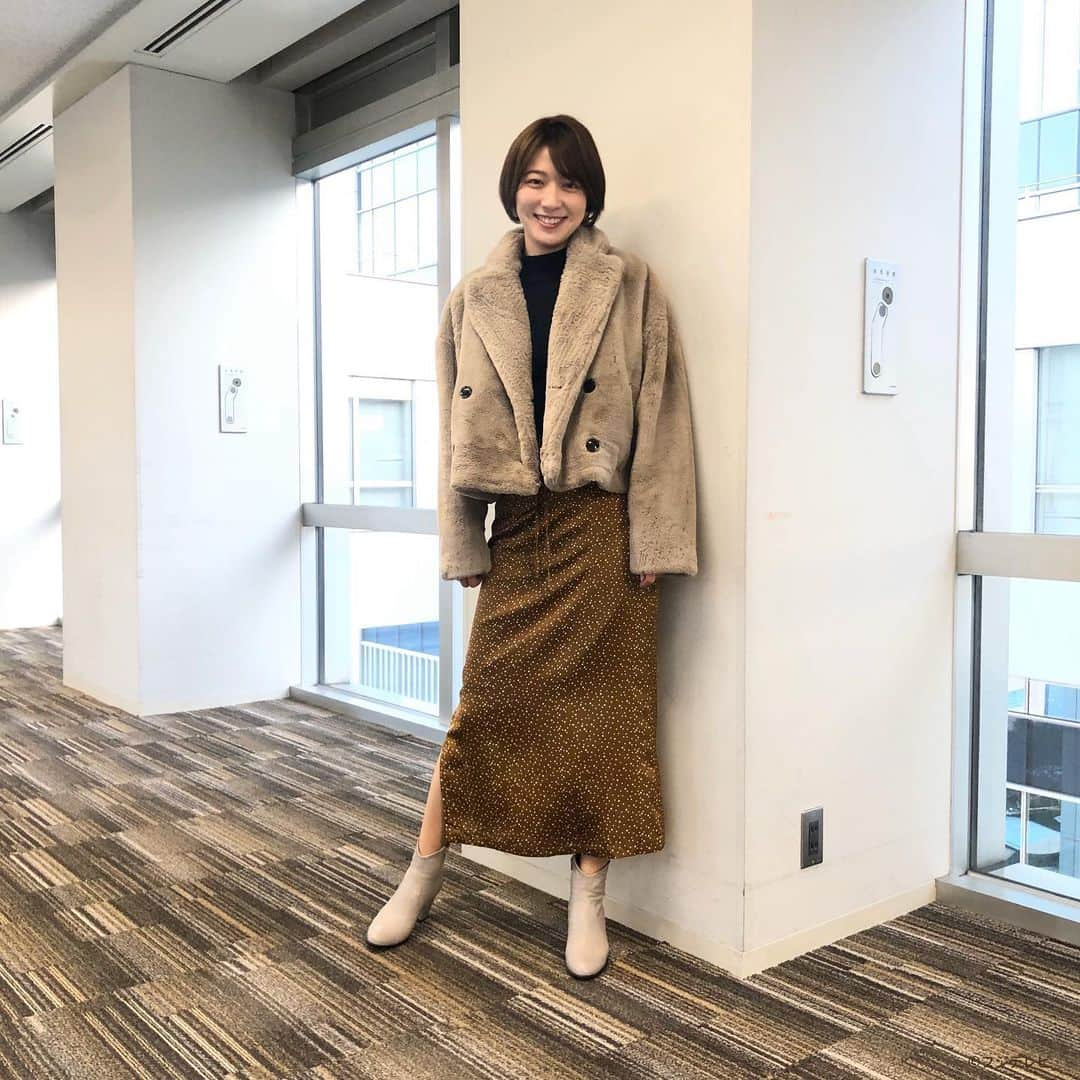 フジテレビ「めざましテレビ」さんのインスタグラム写真 - (フジテレビ「めざましテレビ」Instagram)「1月13日（月）きょう何着て行く？ ・ ファッション雑誌CanCamとコラボした お天気コーナー「きょう何着て行く？」 阿部華也子ちゃんの毎日のコーデを紹介♪ ・ 【きょうのコーデ】 コート→#エヴリス 1万5990円 ニット→#Swingle 8000円 スカート→#UNRELISH 7900円 靴→#HIPS 2万3000円 ピアス→#ステラハリウッド 3900円 ・ 【コーデのポイント】 気分に合わせて印象を変えられる着回しコートを取り入れたコーデ🧥 こちらのエコファーコートはショート丈にもなる優れもの✨ ドットスカートなどレディな雰囲気のときは ロング丈で品よく仕上げましょう👀 ・ #めざましテレビ #きょう何着て行く？ #阿部華也子 #今日のコーデ#コーデ #CanCam #今日のファッション#ootd #きょう何着て行く？は月〜金朝6時22分ごろ放送！」1月13日 15時13分 - mezamashi.tv