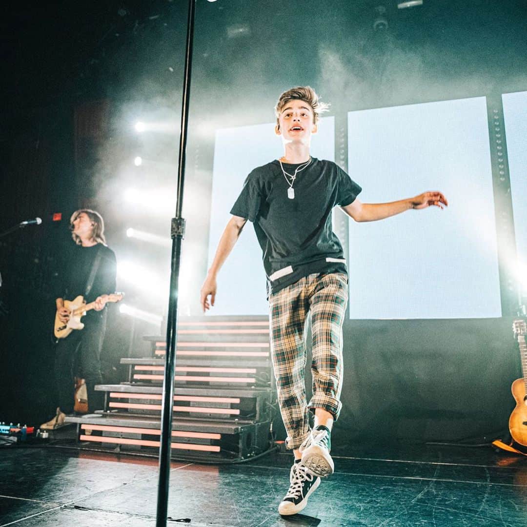 ジョニー・オーランドさんのインスタグラム写真 - (ジョニー・オーランドInstagram)「i miss you ⭐️🚀」1月13日 6時40分 - johnnyorlando