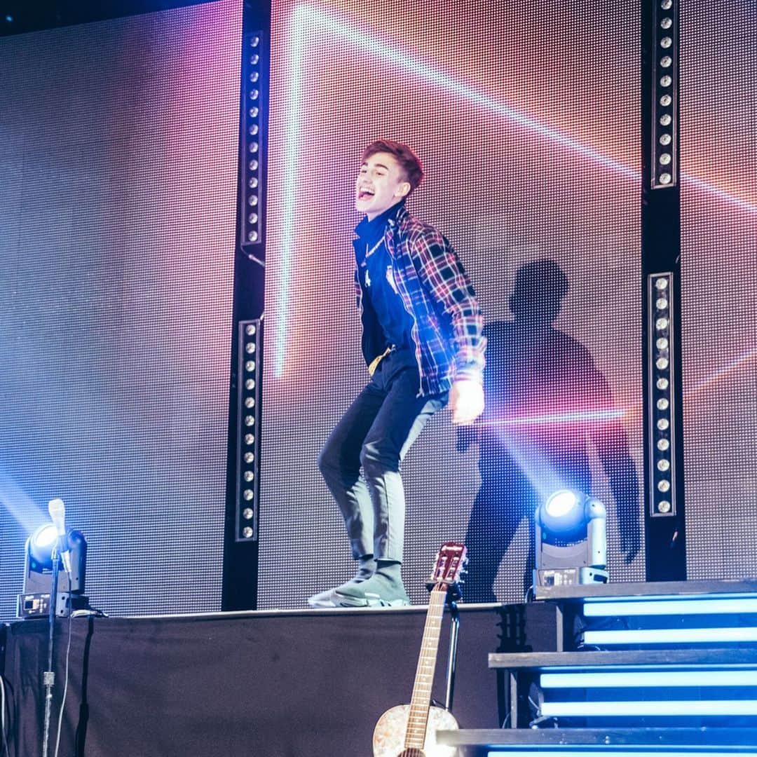 ジョニー・オーランドさんのインスタグラム写真 - (ジョニー・オーランドInstagram)「i miss you ⭐️🚀」1月13日 6時40分 - johnnyorlando