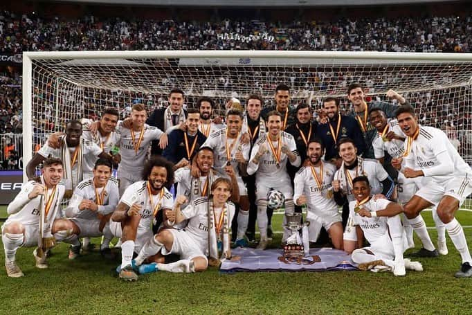 アルフォンス・アレオラさんのインスタグラム写真 - (アルフォンス・アレオラInstagram)「Supercampeones de España ! 🏆 @realmadrid #Campeones #HalaMadrid #RMSupercopa」1月13日 7時40分 - alphonseareola