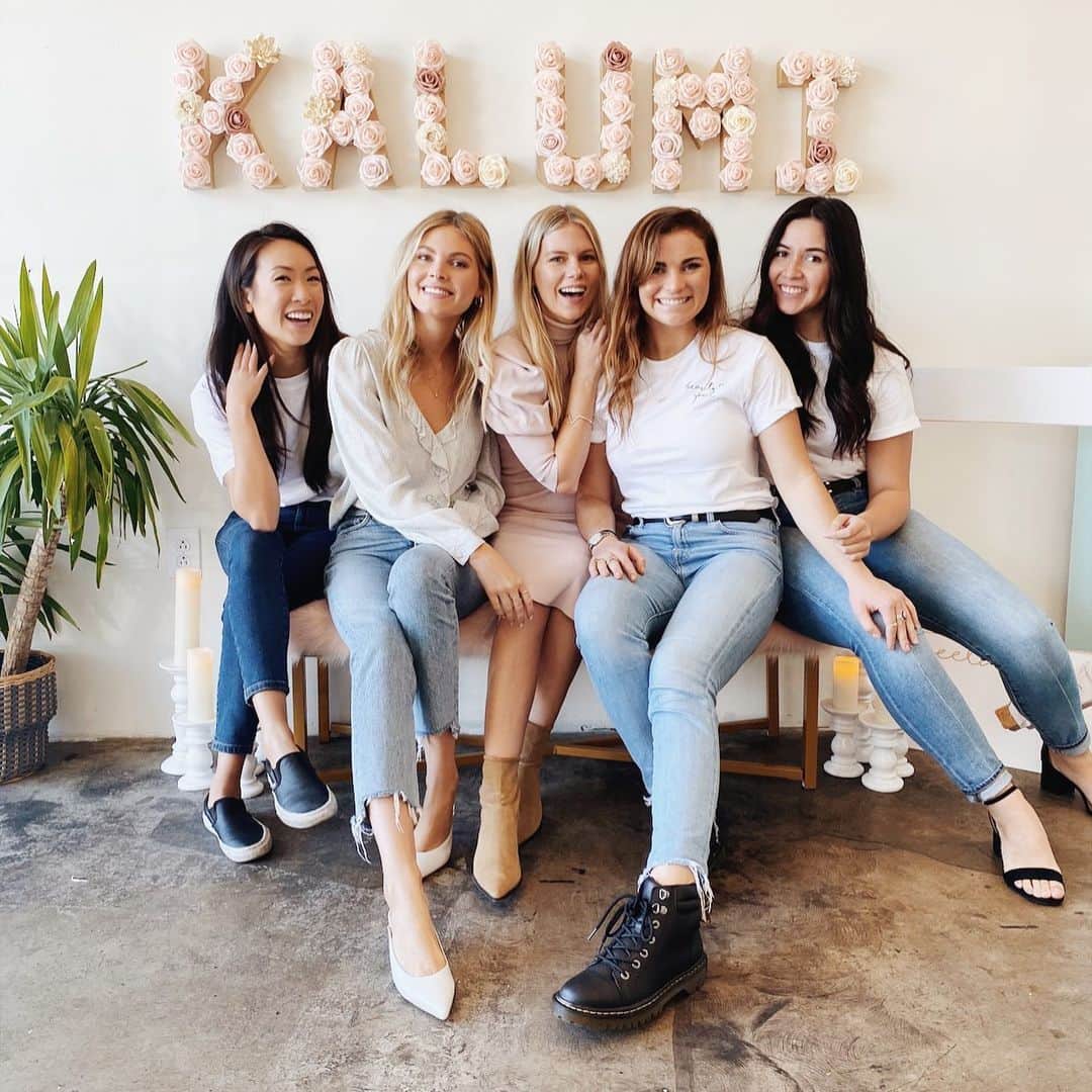 Chrissy Blairのインスタグラム：「Thanks to this amazing @kalumibeauty team! Great event today for something special coming soon! 🥰 @_csoong @analaughrun @haley_harbuck @jaylaharnwell」