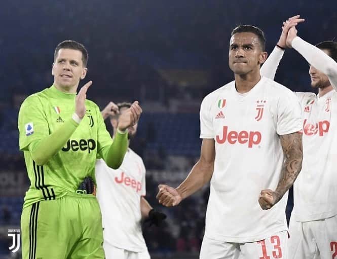 ヴォイチェフ・シュチェスニーのインスタグラム：「Taking an important 3 points from the Olimpico 💪 Bravi ragazzi 👏  #ForzaJuve #RomaJuve #finoallafine」