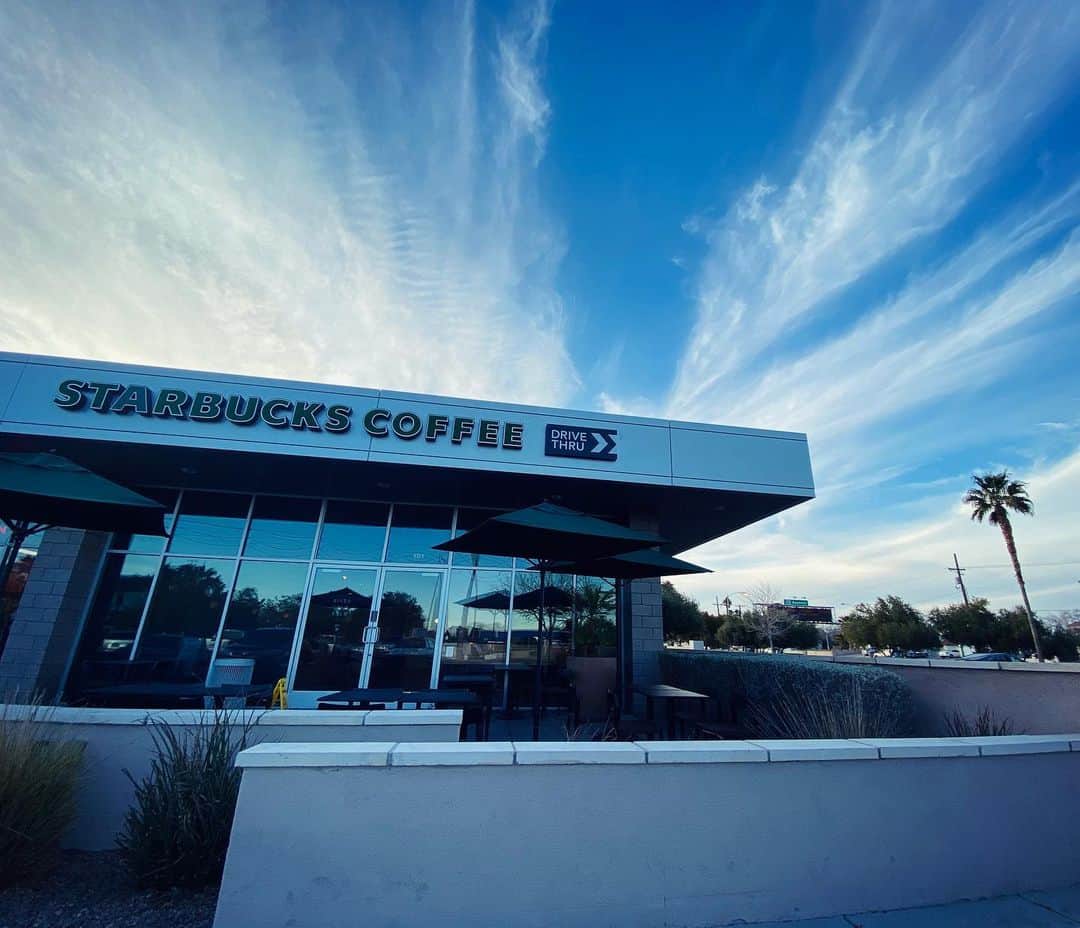 虎牙光揮さんのインスタグラム写真 - (虎牙光揮Instagram)「久々に #スタバタイム☕️ #LasVegas #Nevada #USA #Starbucks #Cafetime」1月13日 8時54分 - mickeykoga