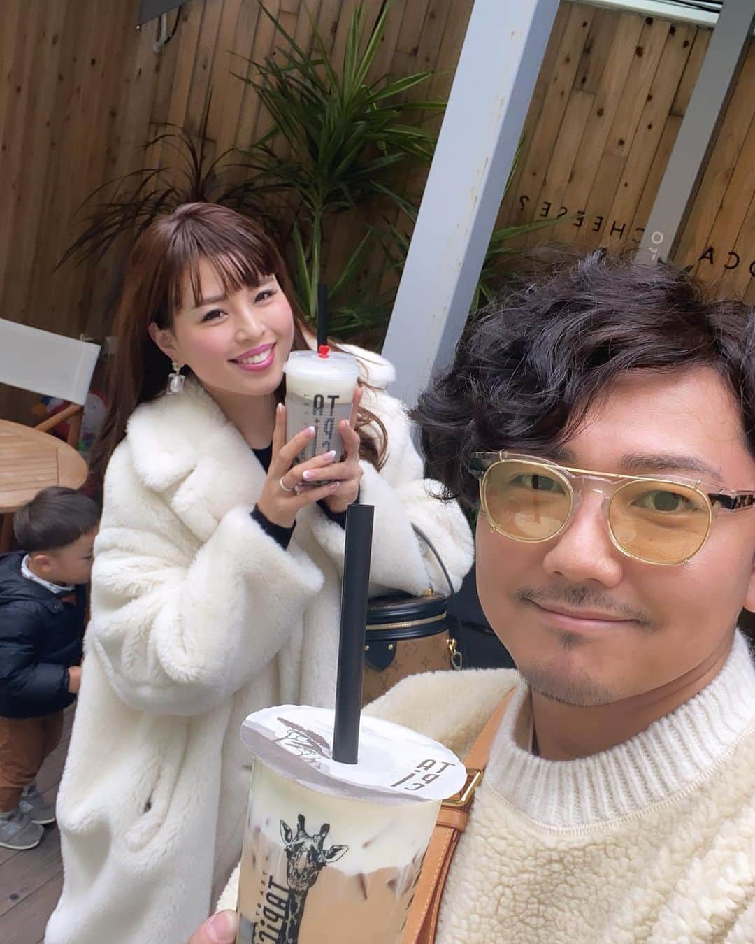 嵜本将光 のインスタグラム：「・ ・ SAKImoto bakary cafe lunch🍞 ・ @sakimoto_bakery_cafe_osaka ・ ・ ・ タピチでアッサムジラフティー&ほうじ茶milk tea  HOT🍵 ・ @tapici_teastand ・ ・ @akichi_namba な休日 ・ ・ ・ ・ #高級食パン嵜本 #高級食パン #ベーカリーカフェ #大阪観光スポット #タピオカ #ソフトクリーム #タピチ #tapici #deglab」