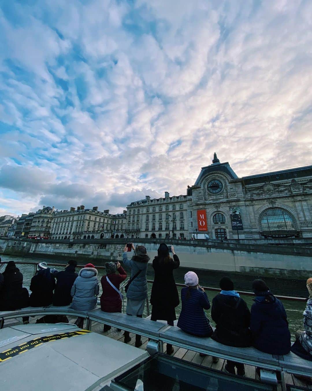 西野沙瑛さんのインスタグラム写真 - (西野沙瑛Instagram)「- - セーヌ川クルーズ パリの街並みが一望できて すごくよかった🛥🇫🇷 火災があったノートルダム大聖堂は修復中でした。 船の上からみるのがオススメです！！ - #パリ #パリ旅行 #家族旅行 #旅ジョ #フランス #ヨーロッパ #羽田空港 #旅行好きな人と繋がりたい  #旅行好き女子 #offtoparis #traveltheworld #travelblogger #traveler #thisisparis #🇫🇷 #ダビジョ #セーヌ川 #セーヌ川クルーズ #seineriver」1月13日 9時08分 - sae_golf