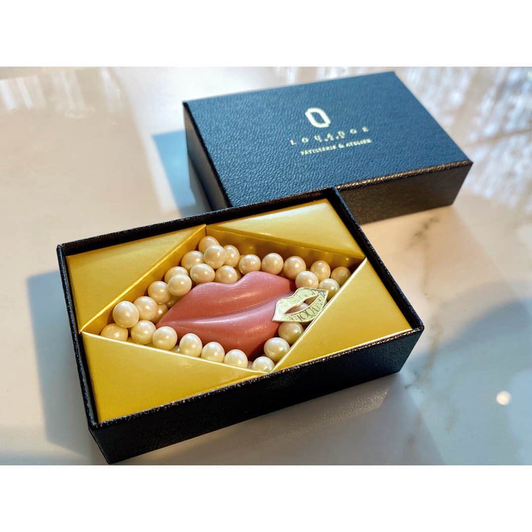 中田奈沙さんのインスタグラム写真 - (中田奈沙Instagram)「LOUANGE TOKYO Valentine Collection 2020🍫 @louange.tokyo #ルワンジュ東京 のバレンタインコレクションへ❤️ 可愛いだけじゃなく、美味しい🤤✨ 世界チャンピオンによる作品は、 自分も欲しくなっちゃうような 魅力的なギフト🧸💓 * * #louangetokyo #valentine #valentines #chocolate #chocolatier #sweets #teddybear #me #gift #cake #patisserie #nounous #glutonnous #present #cute #チョコレート #チョコ #バレンタイン #ヌヌース #テディベア #スイーツ #ギフト #パティスリー #ショコラティエ #中田奈沙 #高級チョコ #プレゼント #かわいい #美味しい」1月13日 9時47分 - nasa_nakada