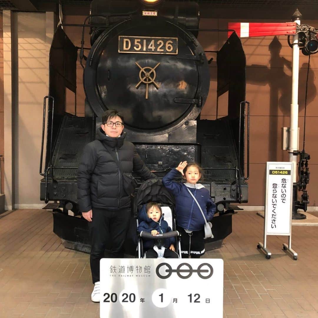 いけや賢二さんのインスタグラム写真 - (いけや賢二Instagram)「1月12日。 息子2歳になりました。 元気で活発でうるさいですが、健康に育ってくれて感謝。 #息子 #誕生日 #2歳 #おめでとう #ありがとう #鉄道博物館 #新幹線 #大好き」1月13日 10時00分 - ikeya0705