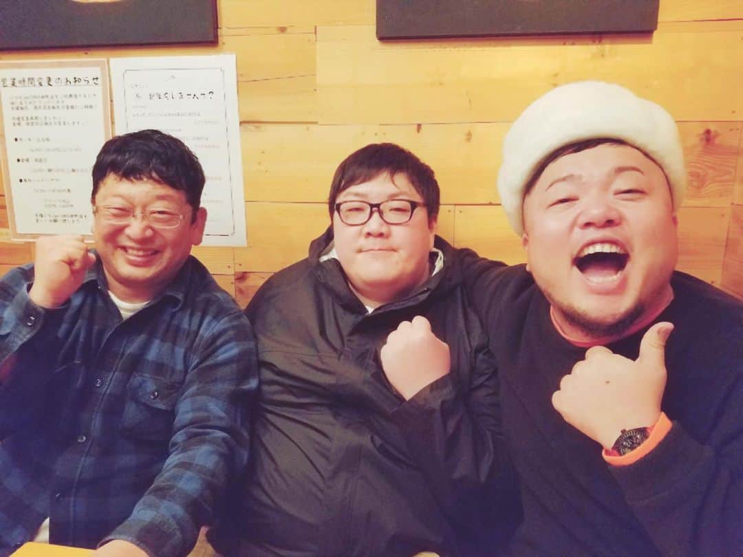 HIPPYのインスタグラム：「新成人のみんな！おめでとう！ 成人病まっしぐらな僕たちから愛を込めて（笑）  諦めてばかりで後ろめたかった10代 そんな過去すら愛しくて楽しい30代  過去も未来も自分次第やで 出逢い！仲間！ほんま大事！  そんな出逢いが生んだ本日は 東京ロケ！たのしみす！  #お笑いマルチ超人チャンカワイさん #チャンネル登録約80万人デカキンくん #勝手に広島親善大使シンガーHIPPY #新成人 #成人式」
