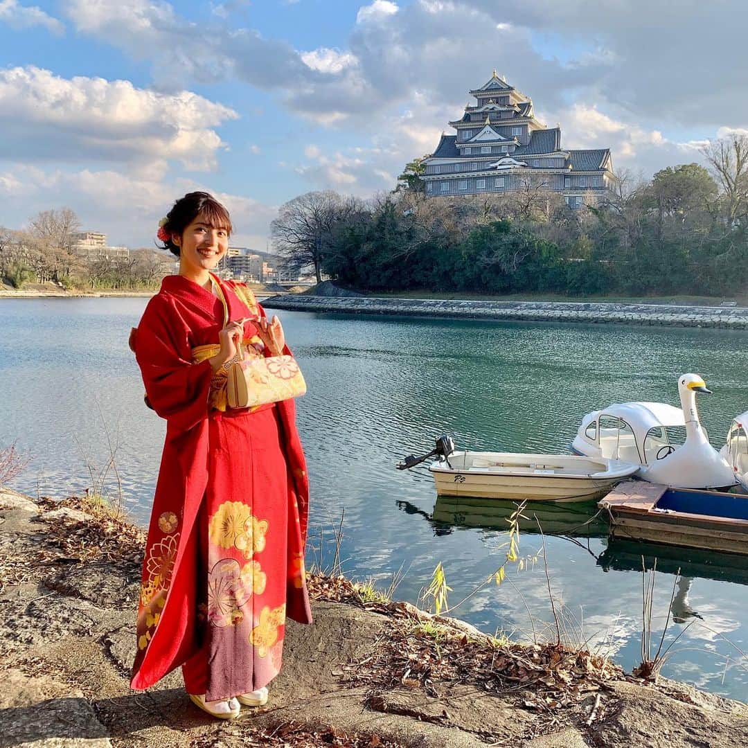 のインスタグラム：「新成人のみなさまおめでとうございます . 久しぶりに会う友達とか 初めて着る振袖とか 何もかもがワクワクしてたのを思い出します と言うことで私も先日着せていただいた振袖を☺️ . #成人の日 #成人式 #新成人 #振袖 #３時のおやつ #RSK  #岡山県 #岡山後楽園 #後楽園 #ニッポンごきげん旅 #ニッポンごきげん旅in岡山」