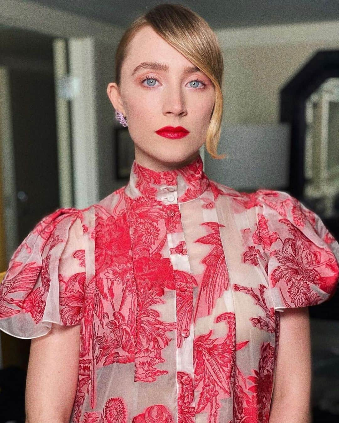 Kara Yoshimoto Buaさんのインスタグラム写真 - (Kara Yoshimoto BuaInstagram)「Stunning Saoise ❤️@criticschoice #bestactress #SAOIRSERONAN #littlewomen @elizabethsaltzman  @hairbyadir @nailartbyqueenie @erdem @niwaka_collections #welovecoco  @welovecoco #workingwithchanel #makeupbykarayoshimotobua」1月13日 10時55分 - karayoshimotobua