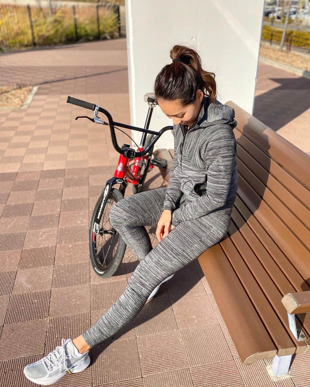 飯端美樹のインスタグラム：「@reebokjp サーモウォームのセットアップが、とにかく暖かくて優秀すぎる🔥💯 #workoutlife」